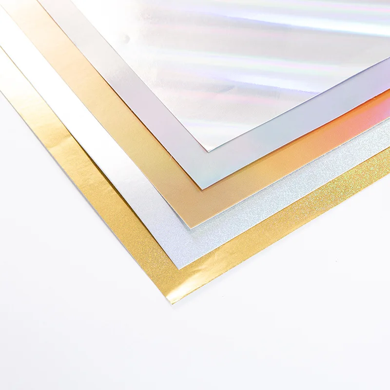 Hot Selling 250 GSM A4 Wholesale Holographic Cardstock Mirror Metallic  Board Paper - China Folding Box Board, Fbb Board