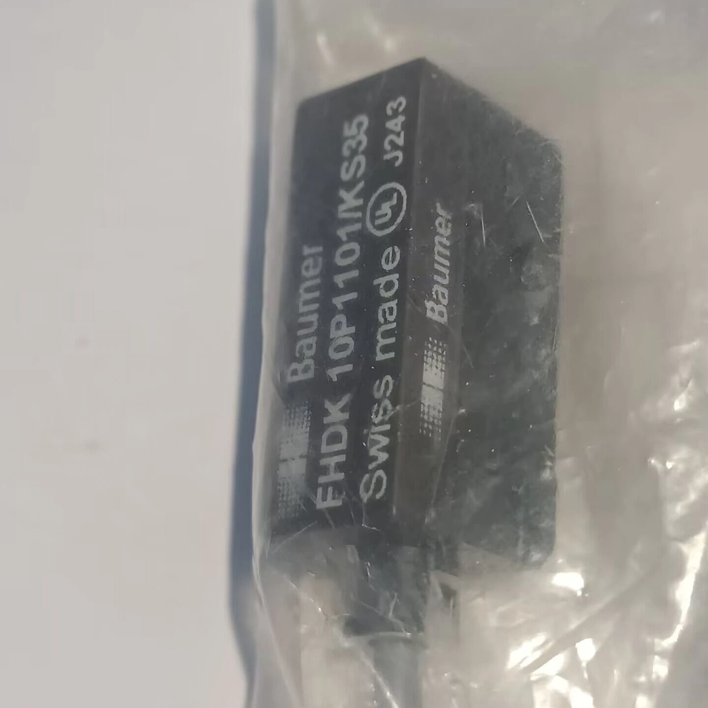 Original Electronic Components FHDK 10P1101/KS35 Baumer Optoelectronic Lead Wire Connector M8, 3 Pin, Sold in Stock, Switzerland