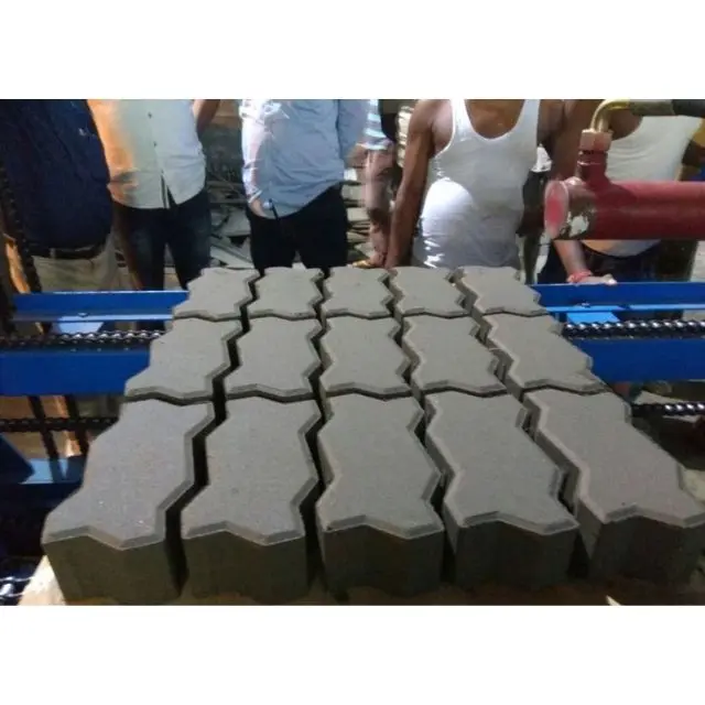 QT4-20 Semi Automatic Hydraulic Hollow Concrete Paving Brick Making Machinery Cement Block Moulding Making Maker Machine 4500