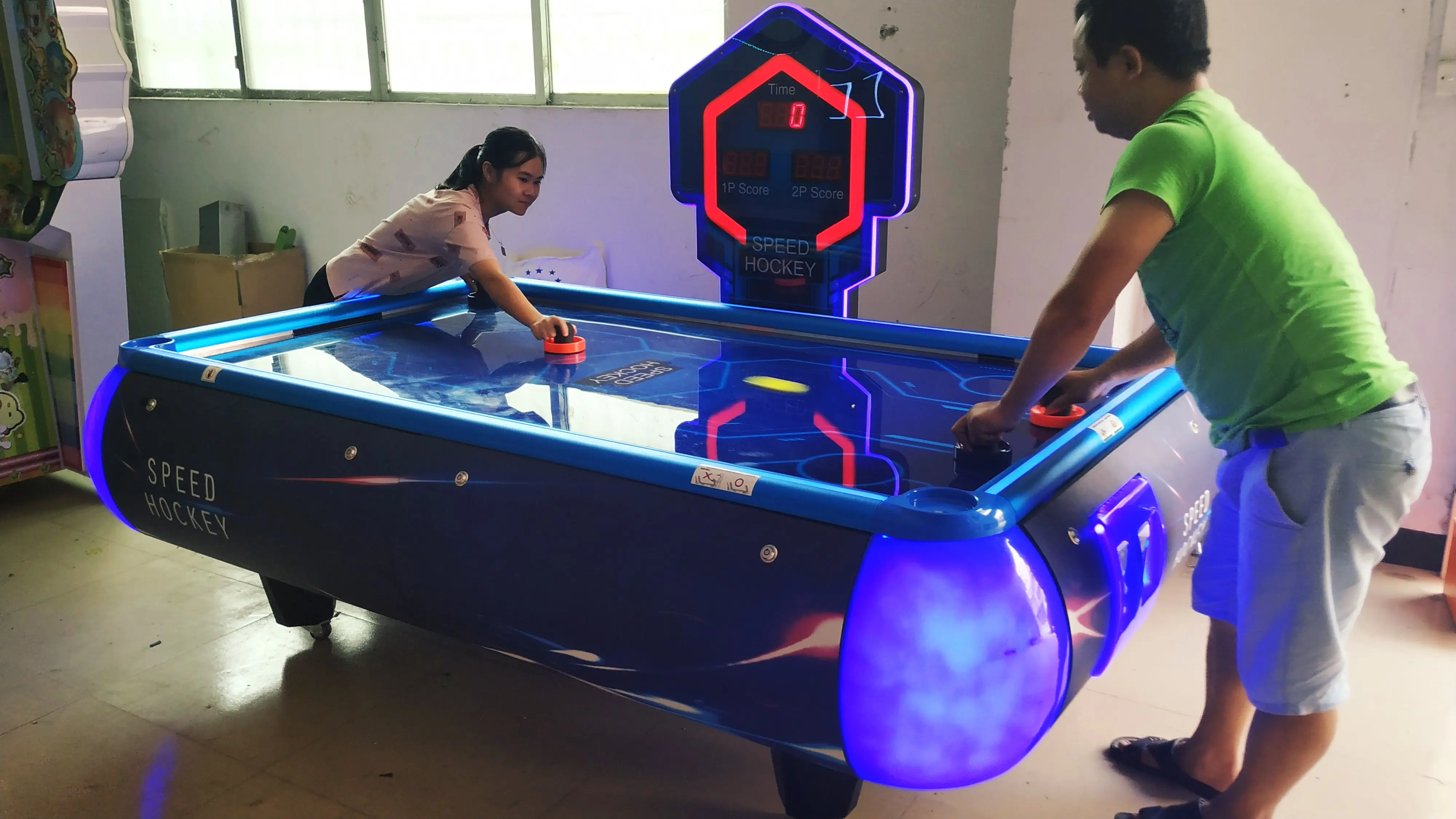 Coin Operated Hockey Machine Indoor Coin Operated Rotating Spaceship Top Air Hockey Arcade Game Machine