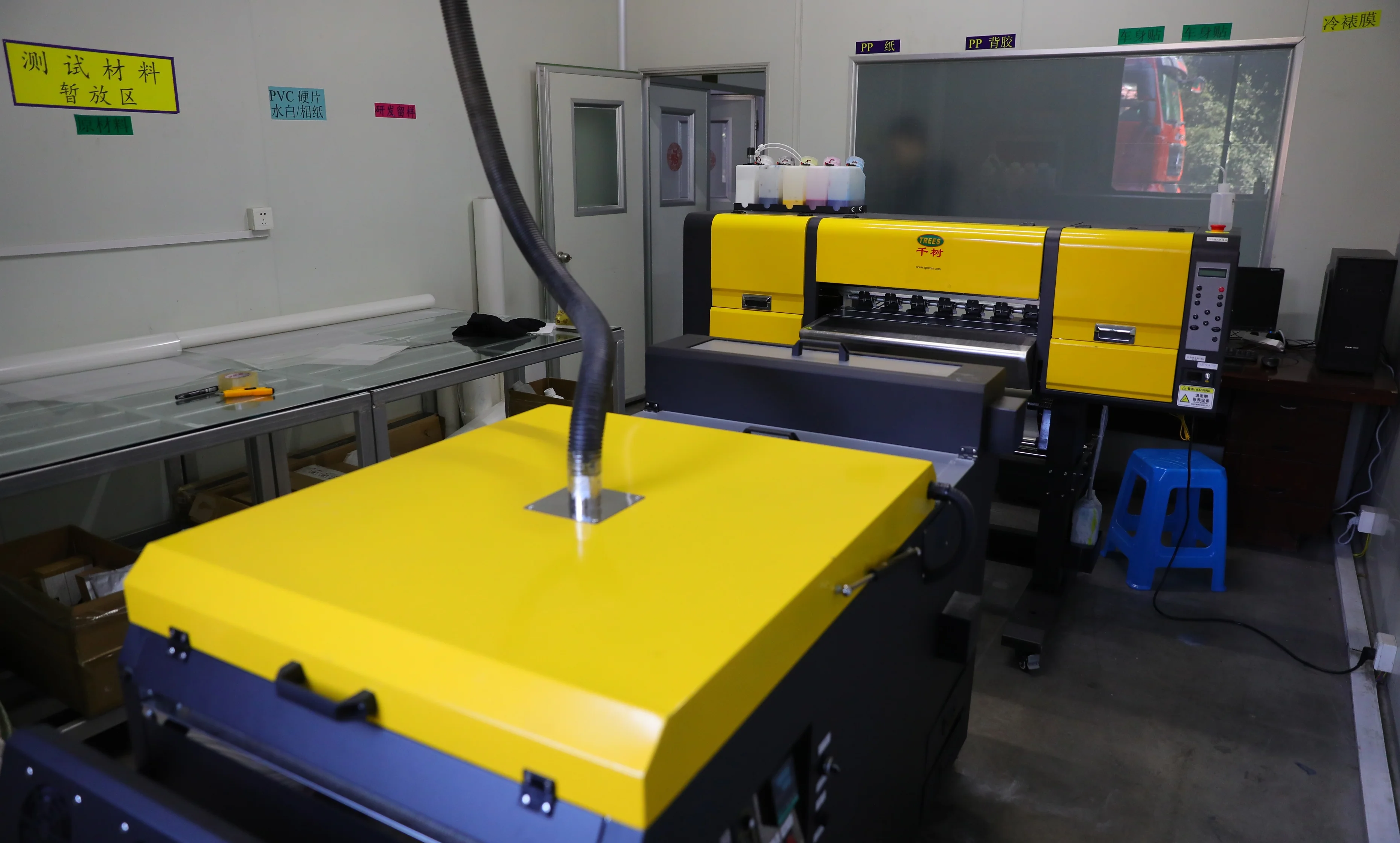 Hot Sale and Factory Price A3 A4 30/60*100cm DTF PET Film A3 A4 30/60cm Heat Transfer DTF Film Roll Sticker Material Factory supplier