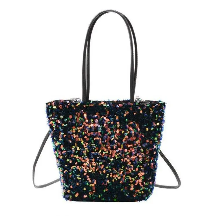 12 bolsos de lentejuelas para que tus looks diarios brillen aún más | Vogue  España