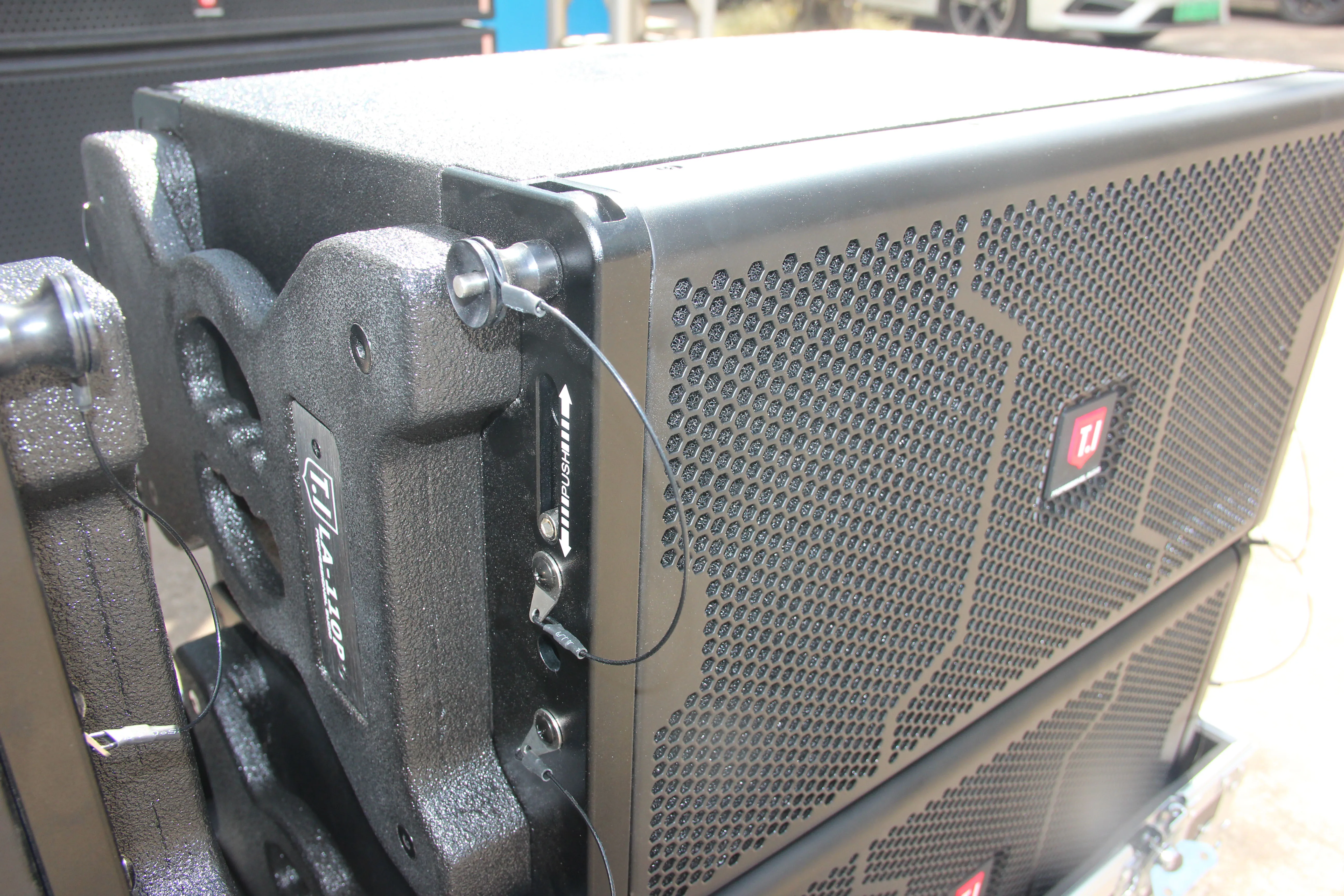 Line Array Waterproof Single 10 Inch System Speaker LA110 Sound System Portable Sound System  Speaker with 18 Inch Subwoofer