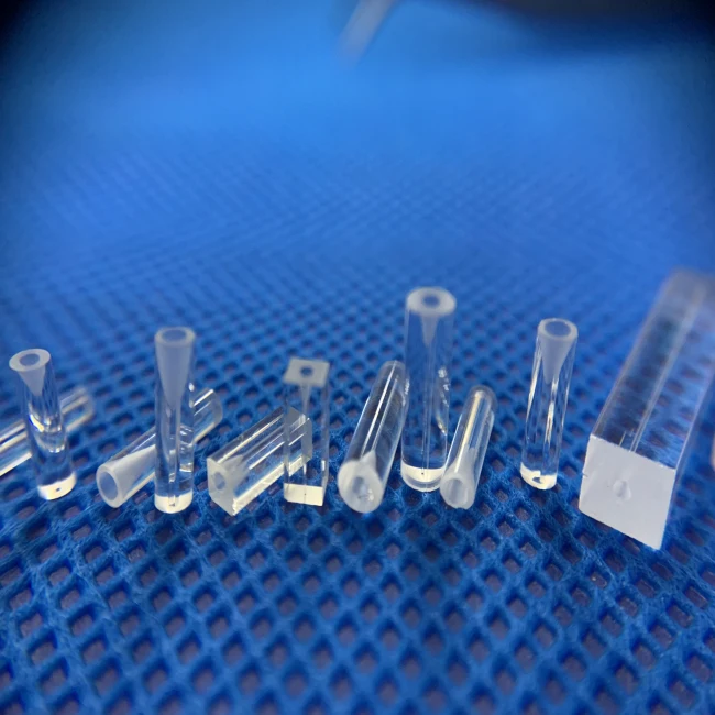 Можно настроить различные спецификации кварцевой стеклянной трубки