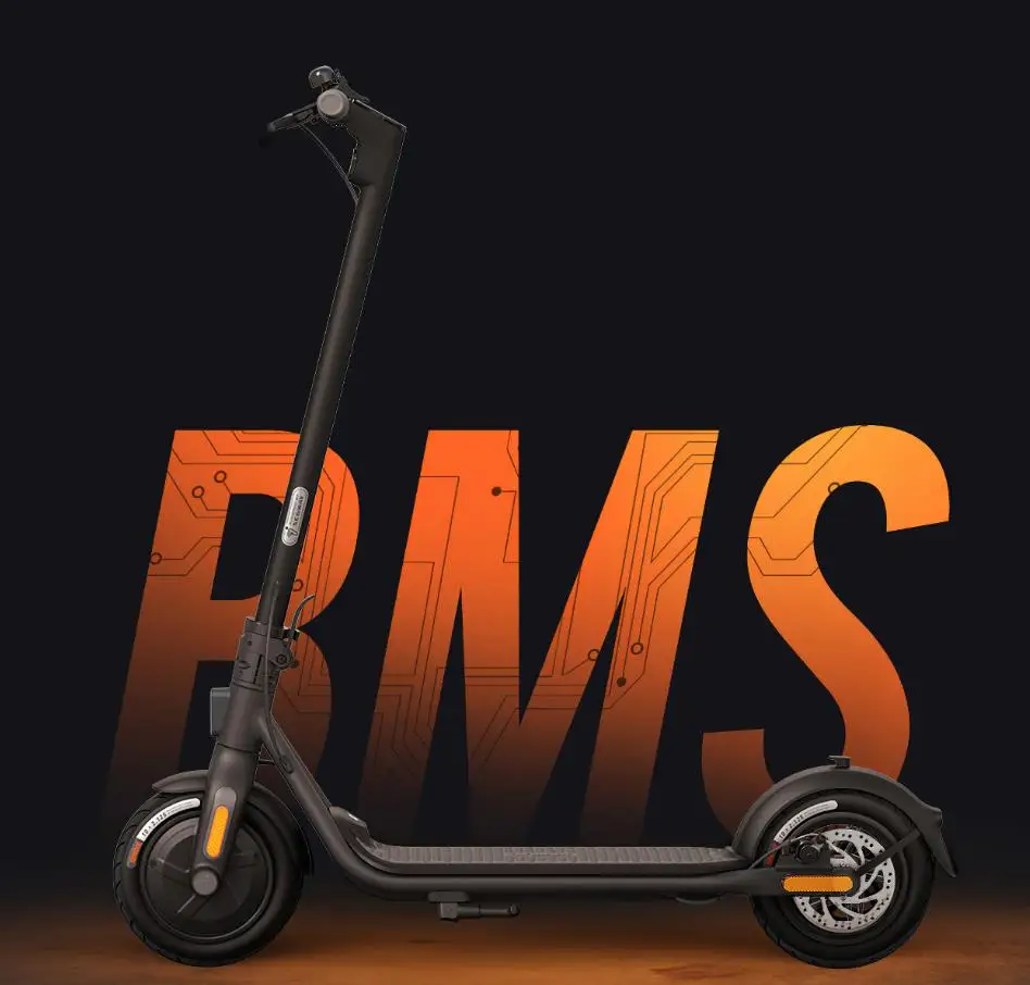 ninebot by SEGWAY 折りたたみキックボード ninebot by SEGWAY 折りたたみキックボード ninebot by SEGWAY