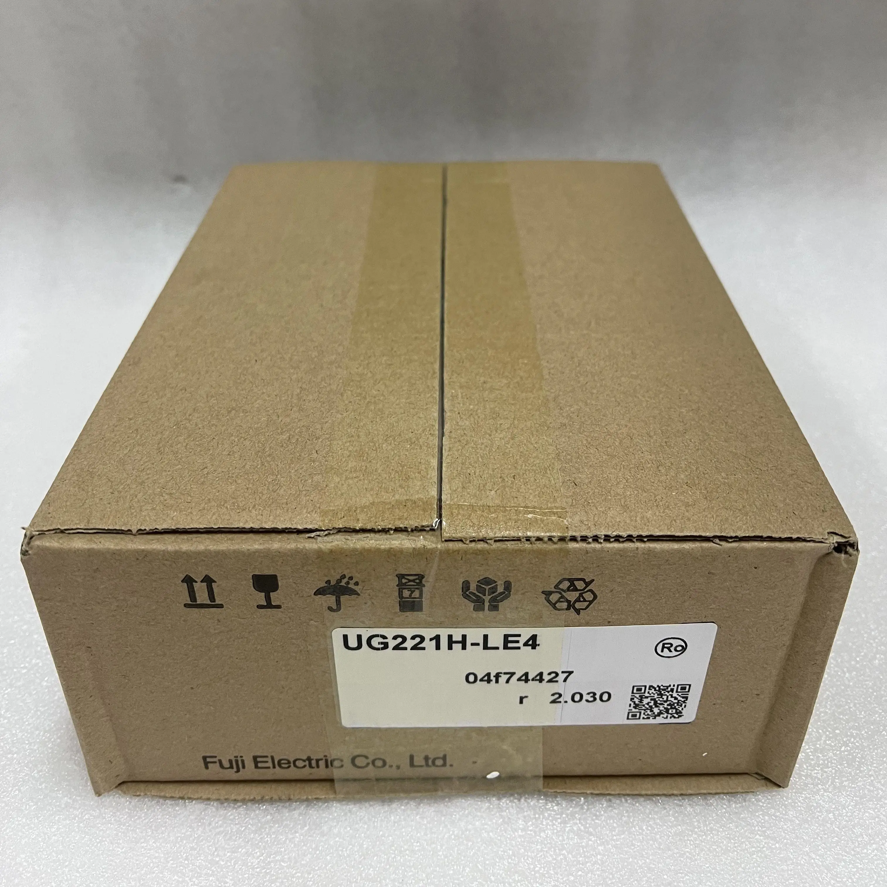 Fuji HMI Touch Screen UG221H-LE4 Fuji HMI Touch Screen UG221H-LE4