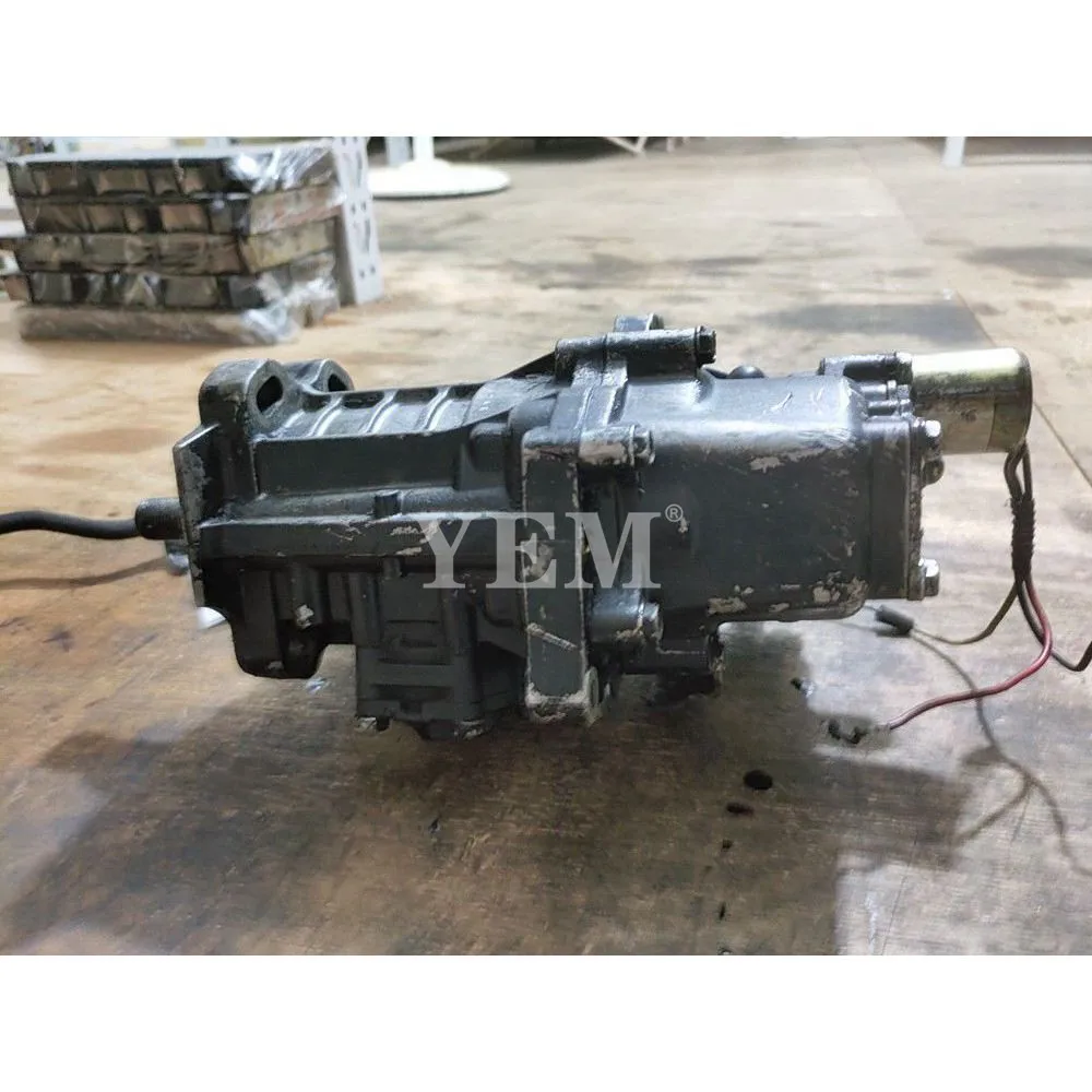 4D106 Fuel Injection Pump Assy for Komatsu Engine. 3