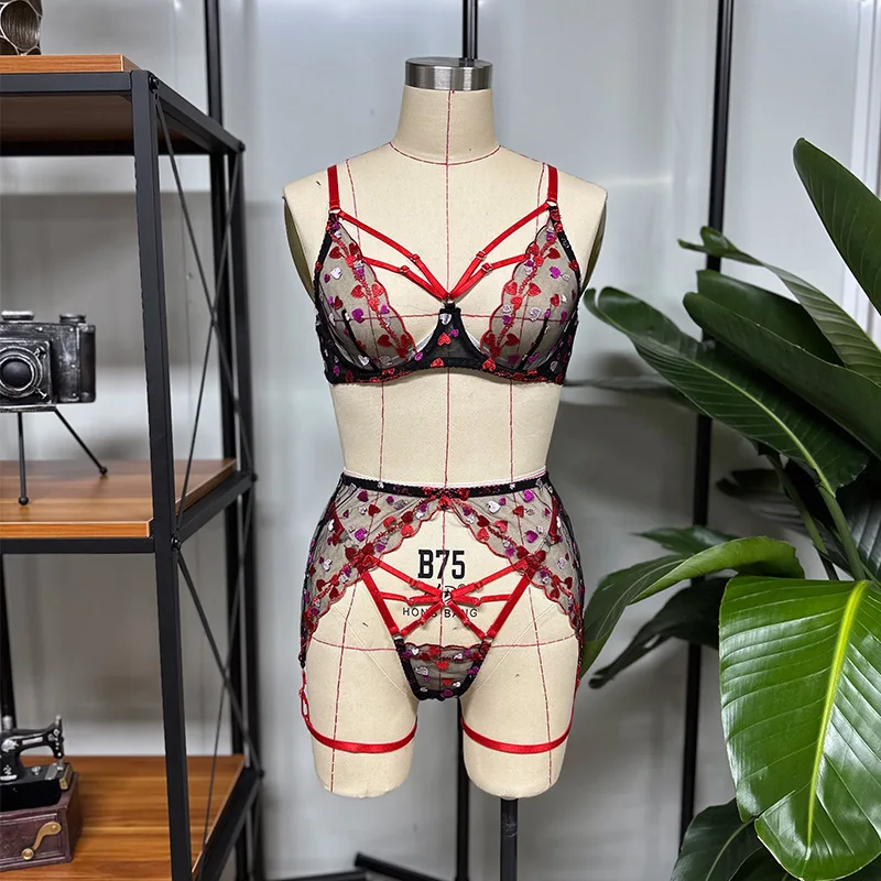 Il ricamo del cuore nero della gabbia scava fuori la biancheria sexy delle donne mature giapponesi dell'uniforme da infermiera_voghion.com