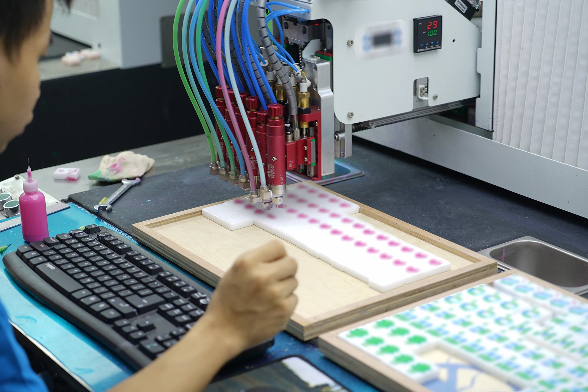 G-Rainbow Technology (Shenzhen) Co., Ltd. 2