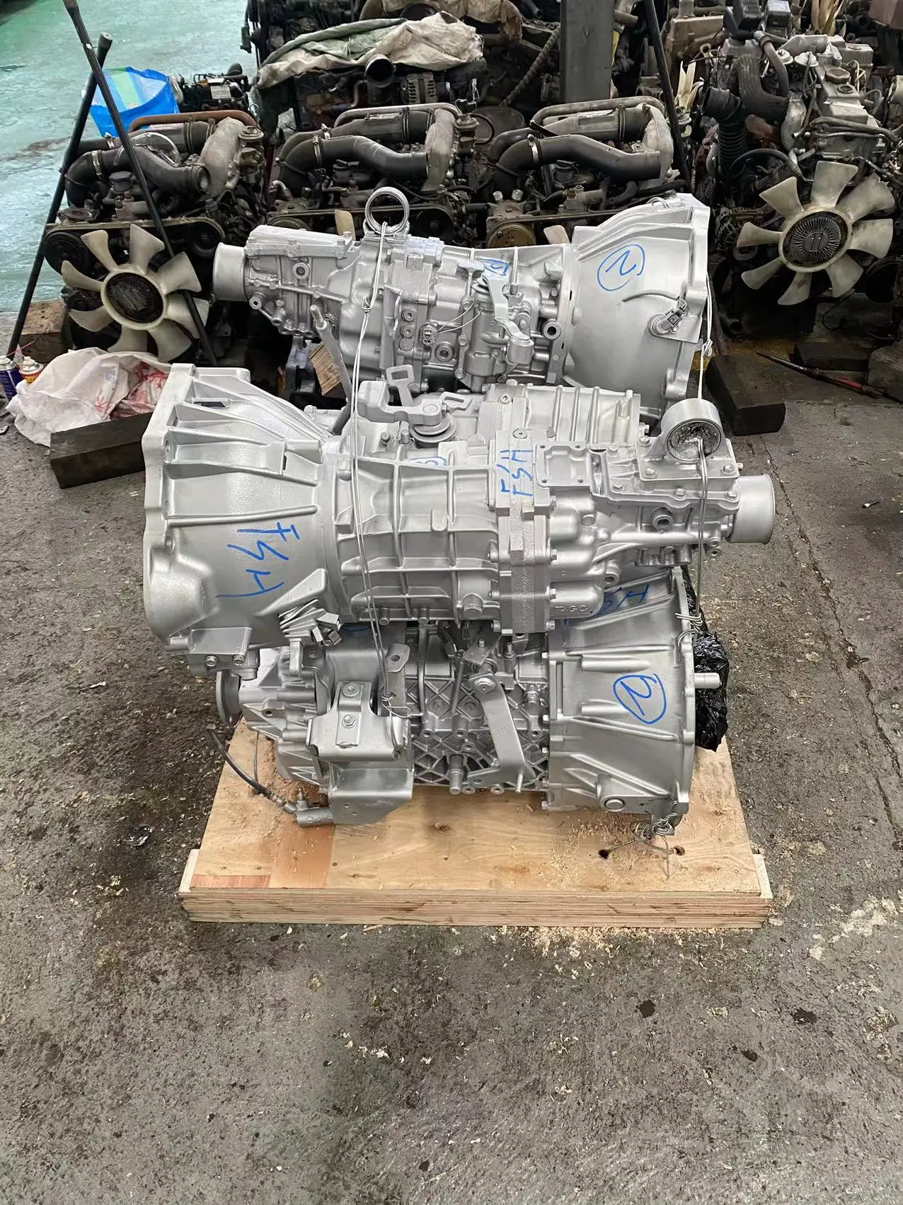 product fori veco euro 3 original  italy used diesel engine assembly  4 cylinders electric injection  used engine854-10