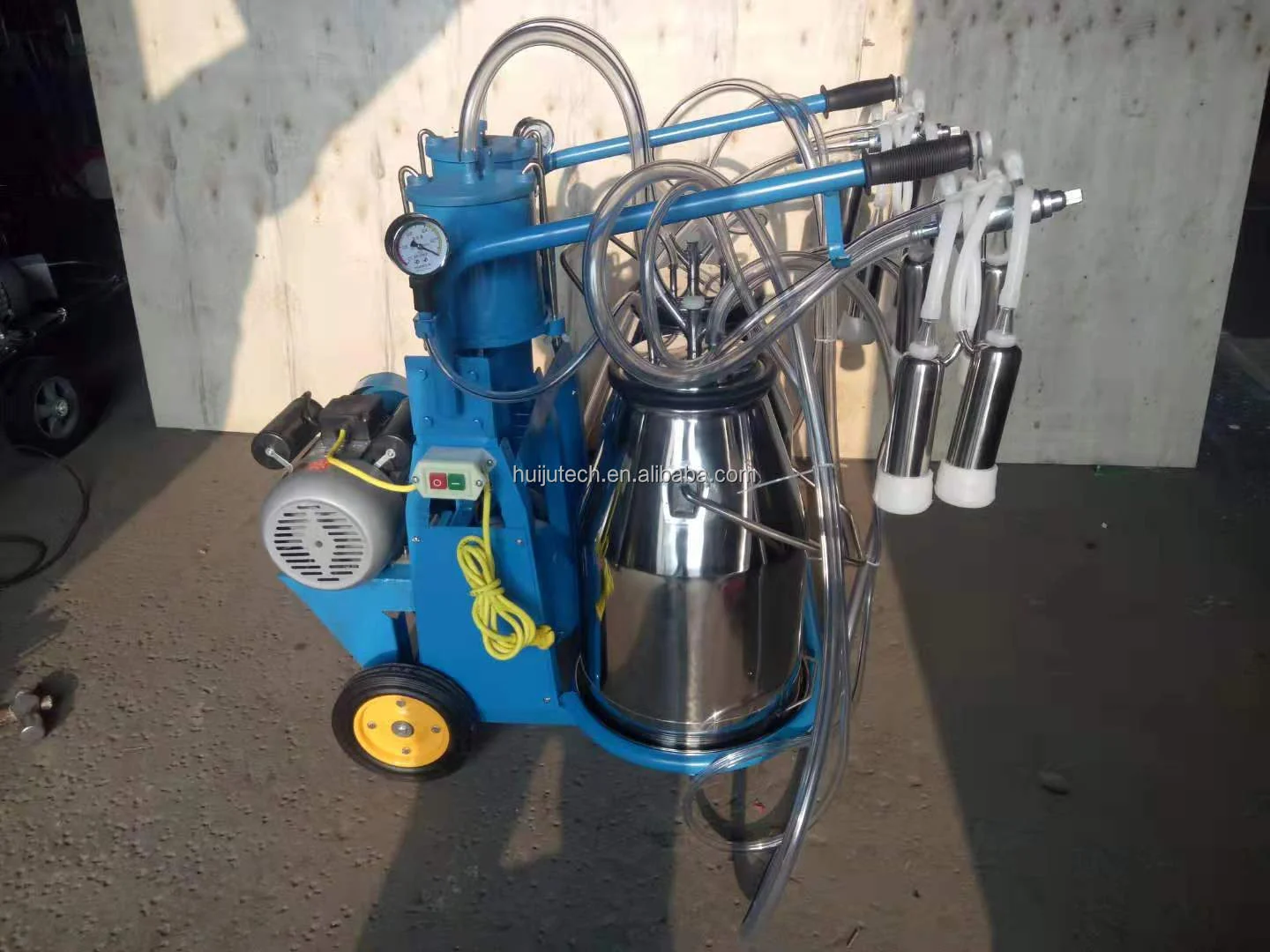 Automatic Two Cows Milking Machine Hjcm011pd Buy Cow Milking Machine