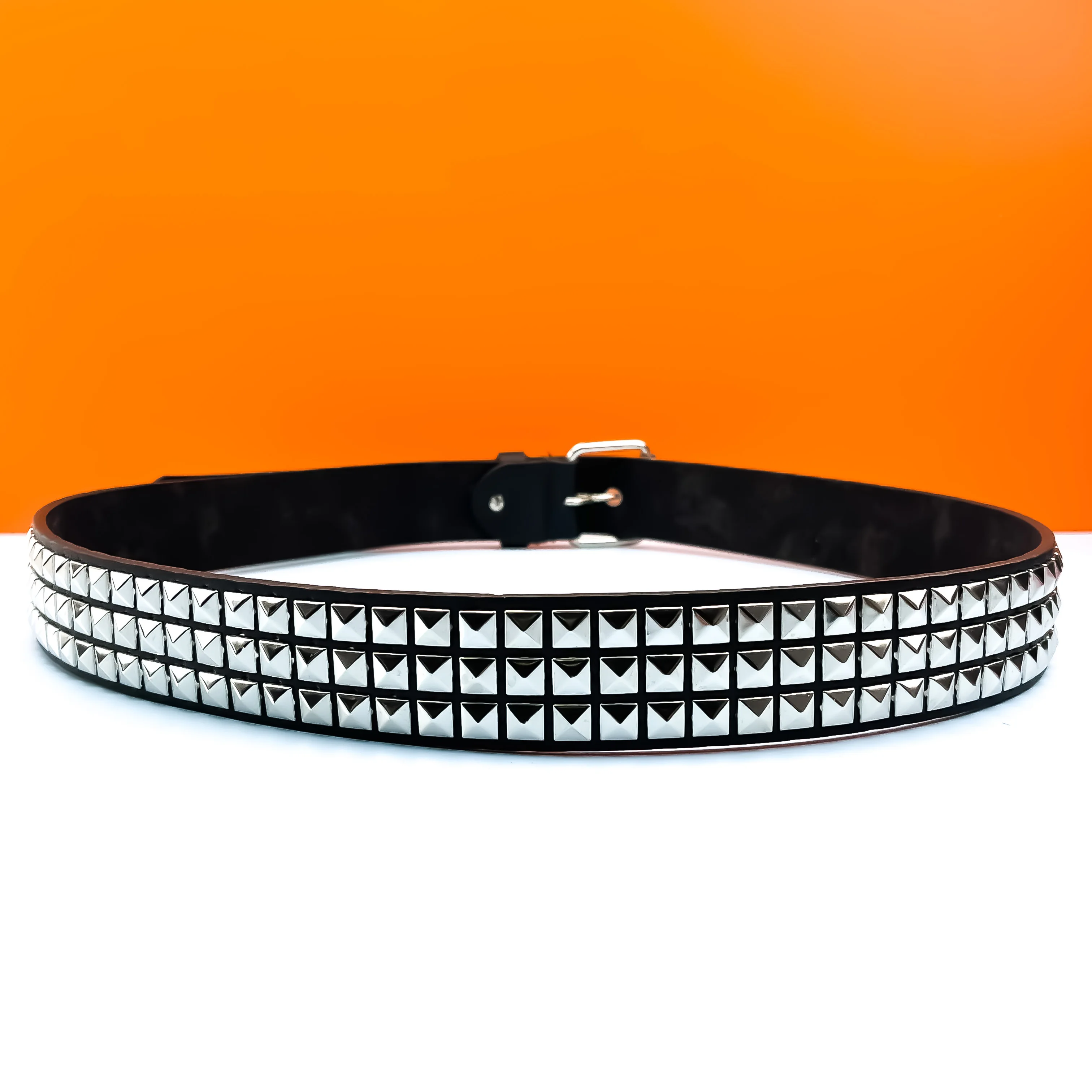 Пояс-пирамида из искусственной кожи 2023