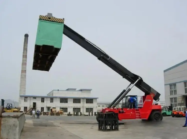Dalian 45 Ton Port Reach Stacker CRS450Z5 45 Ton Forklift Hydraulic Container Reach Stacker with Fast Delivery