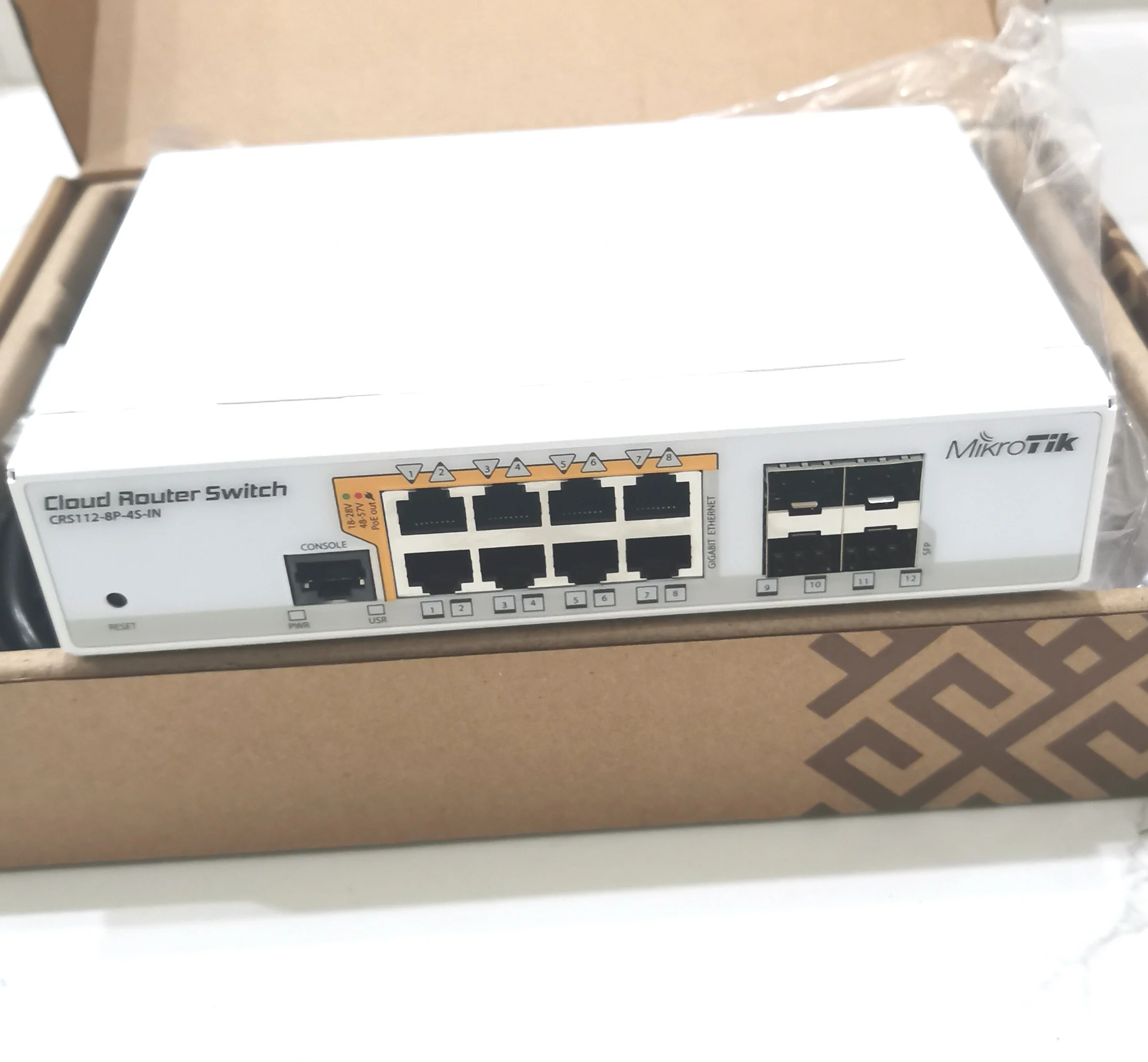 Mikrotik Crs112-8p-4s-in 4 Sfs Gigabit Ros Wired Poe Routing Switch ...