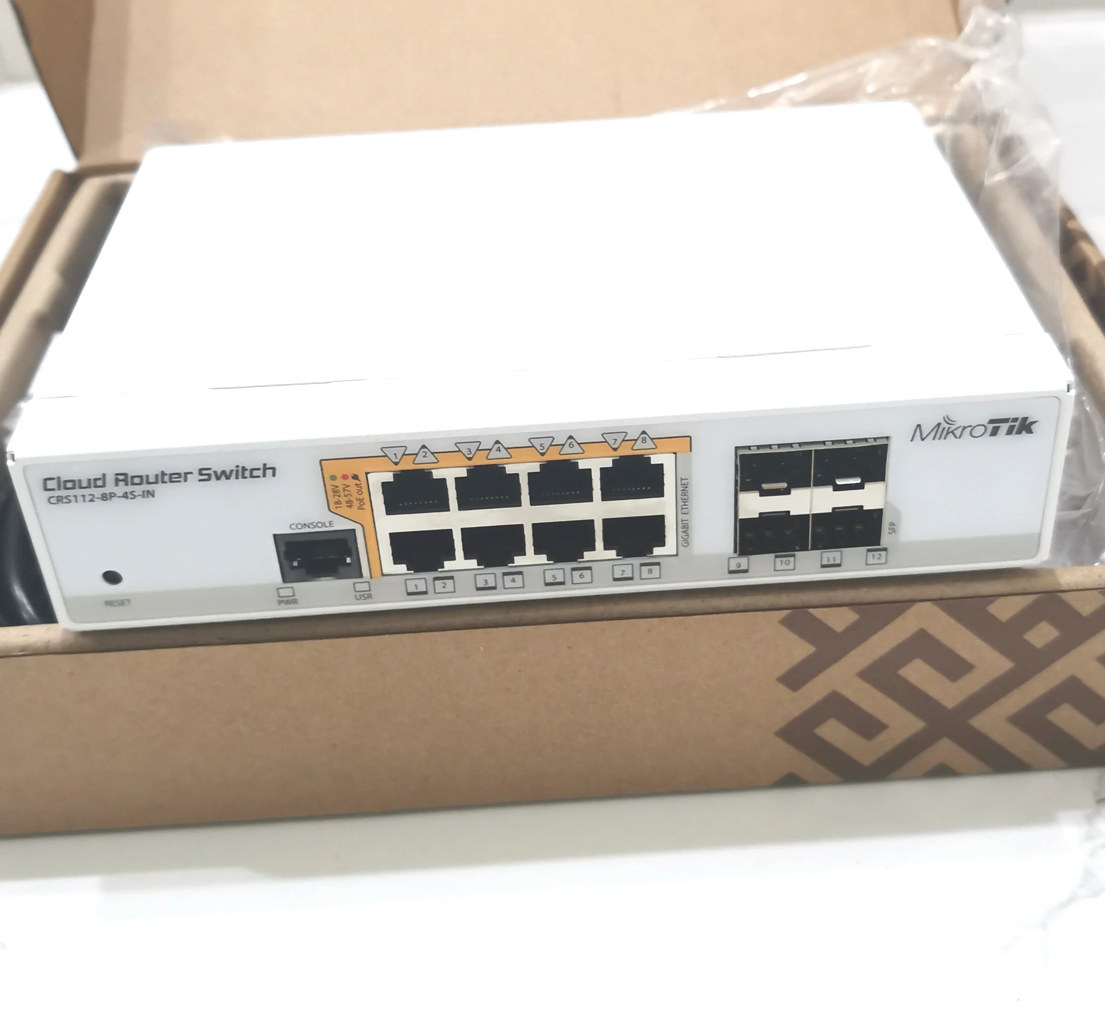 ルーター・ネットワーク機器 MikroTik CRS112-8P-4S-IN Mikrotik CRS112-8P-4S-IN 8 Gigabit Port PoE Smart Switch 4