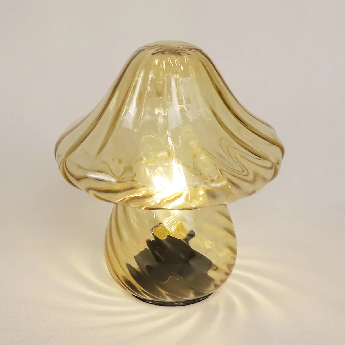 2024 New Wholesale Mushroom Shaped Designable Decoration Bedroom Inside Reading Lamps High Quality Transparent Glass Ornaments