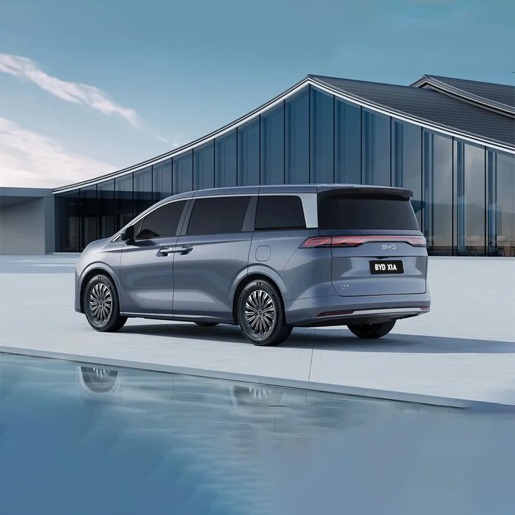 byd xia chinese minivan