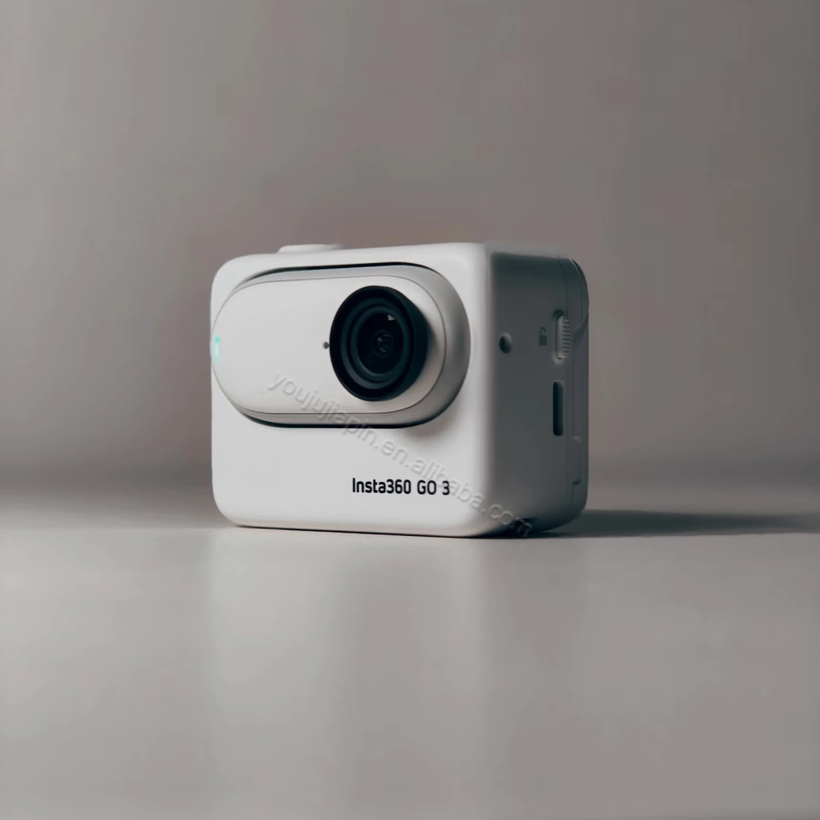 Insta360 GO3 小型アクションカメラ 防水 32G/64G/128G 動画撮影
