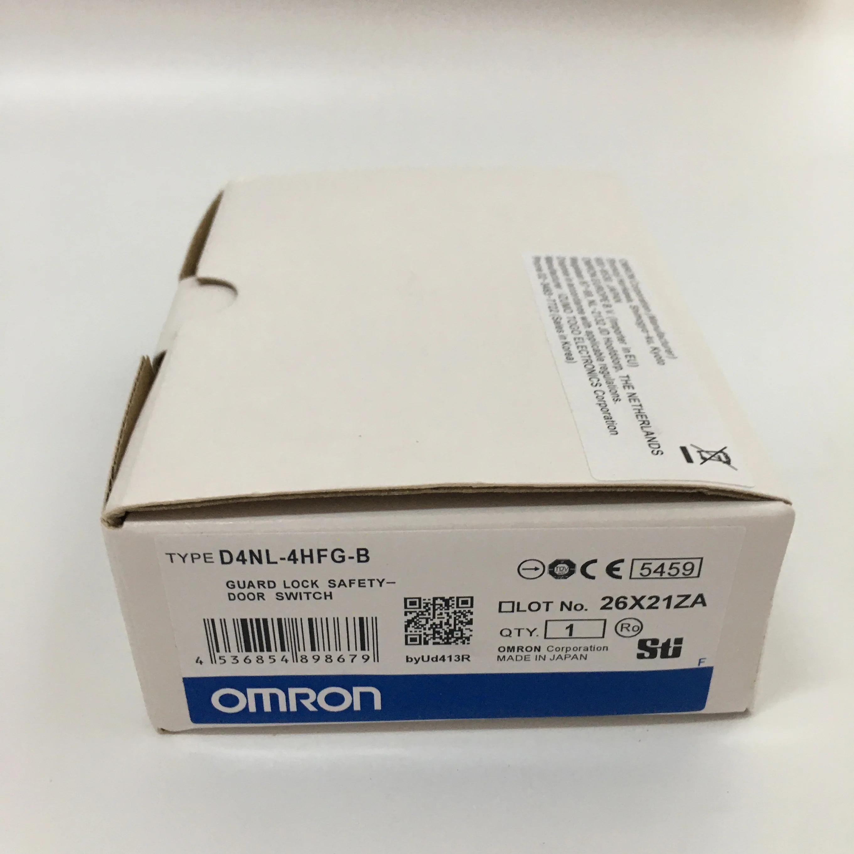 OMRON Guard Lock Safety Door Switch D4NL-4HFG-B