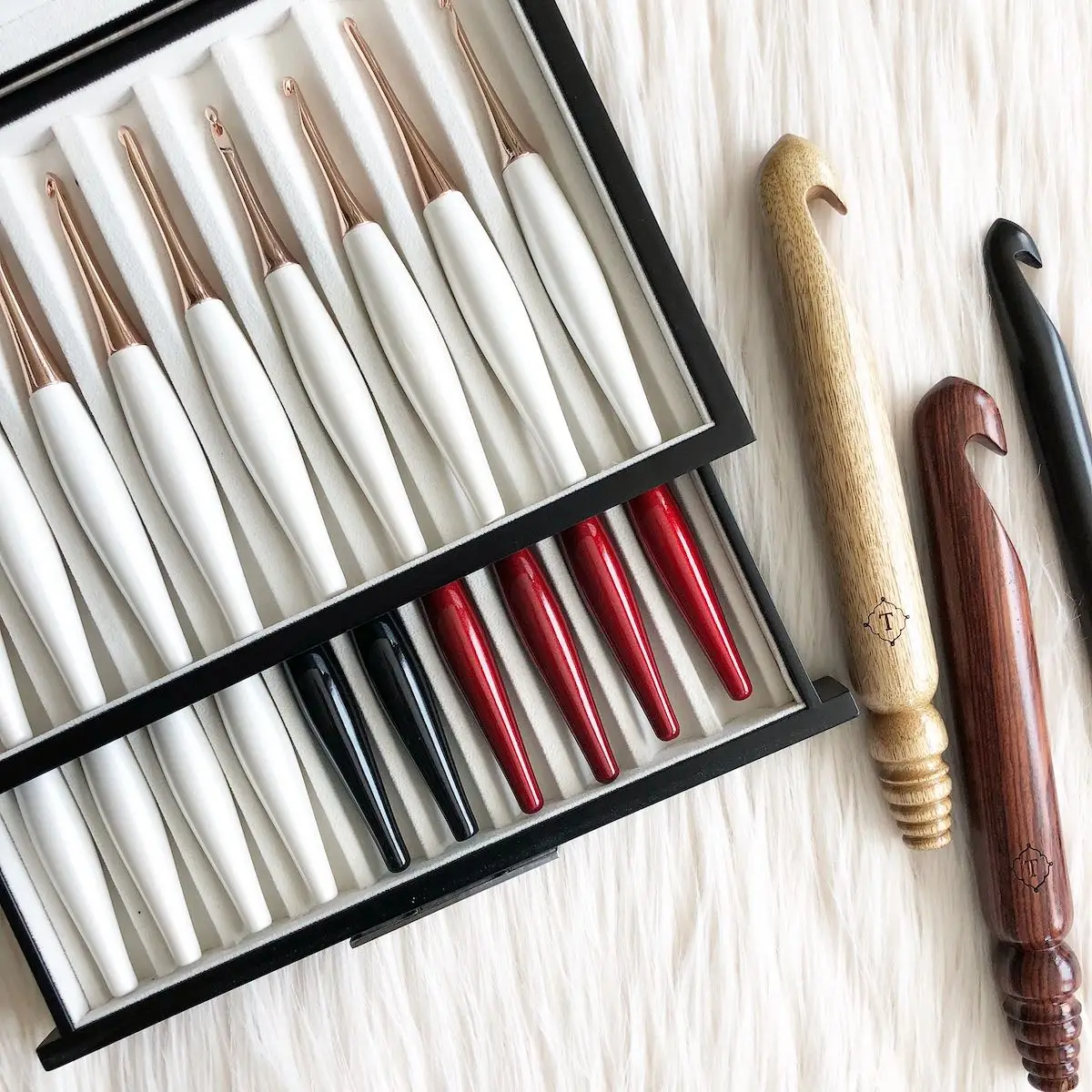 Wooden Crochet Hook Collector Box for 10 20 30 Hooks-Sewing Accessory