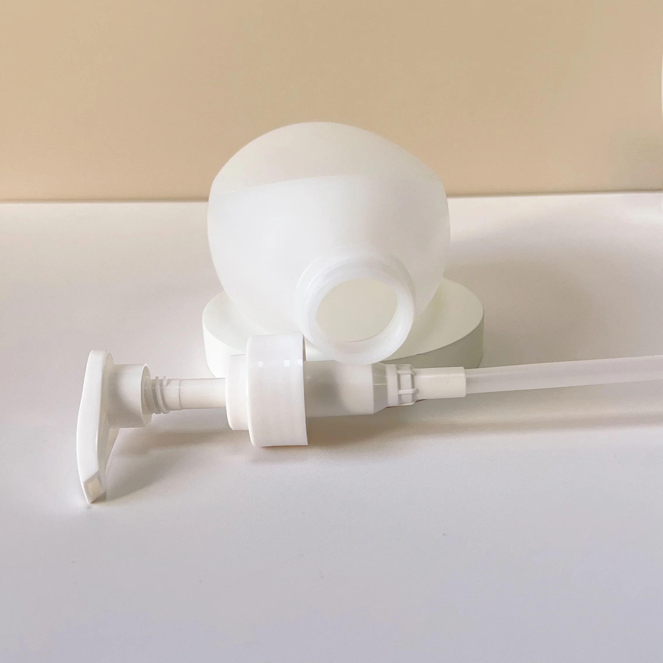 Factory Supply 500ML HDPE Travel Makeup Cosmetics Shampoo Cleanser Hand Lotion Plastic Bottle