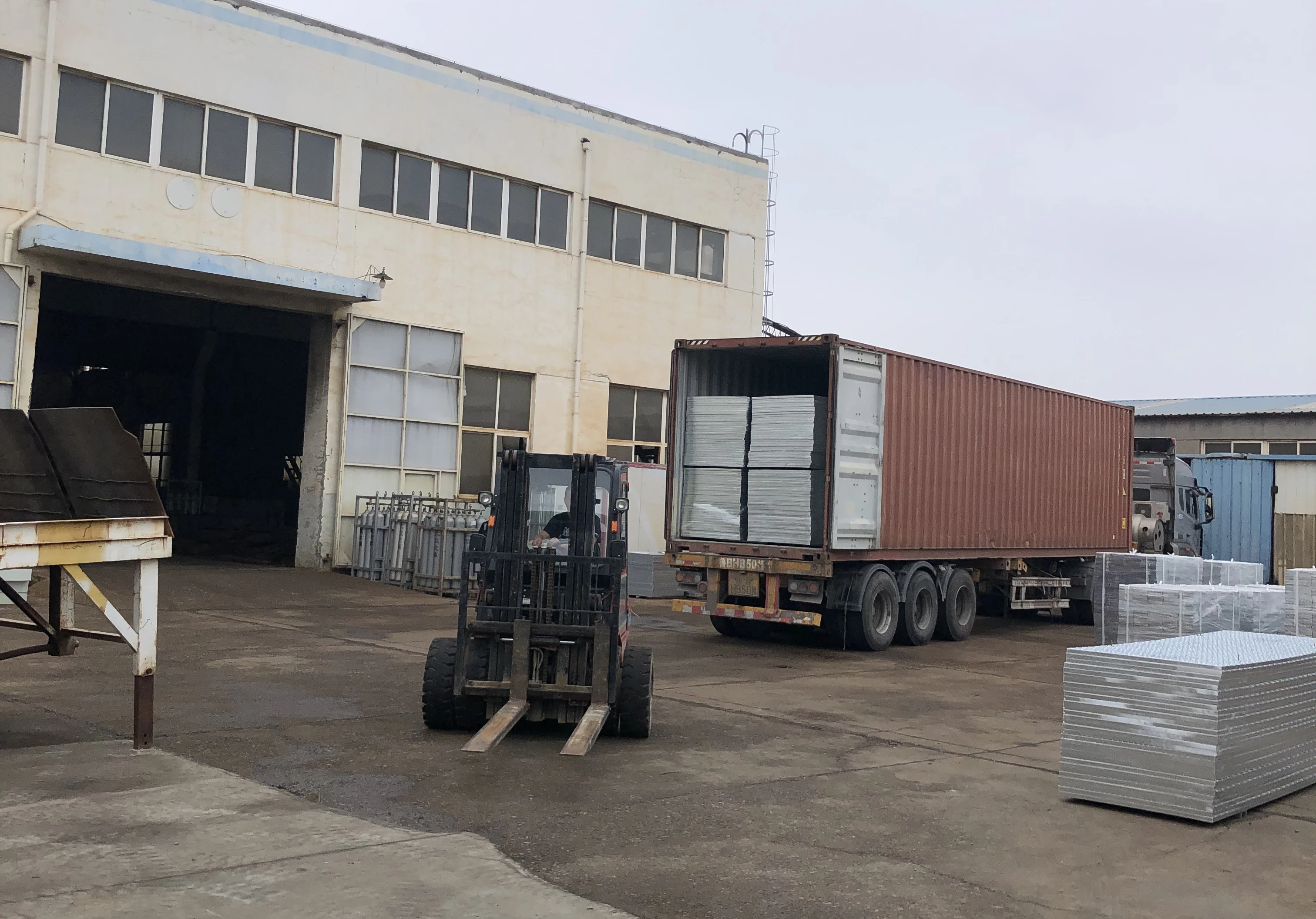 carbon steel Q235 Q345 stainless steel 304 316 Steel Grating carbon steel Q235 Q345 stainless steel 304 316 Steel Grating