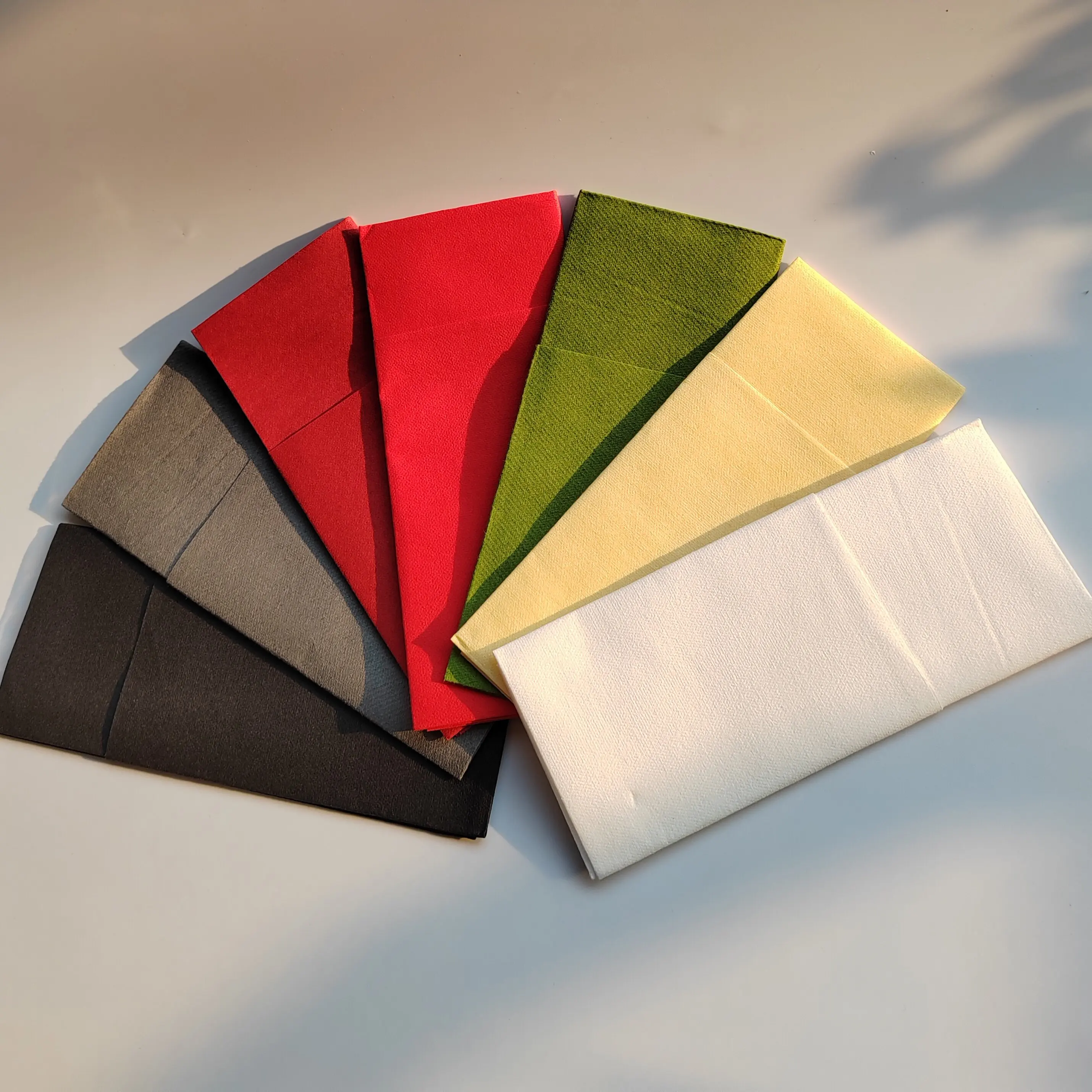 Индивидуальные одноразовые печатные сервировочные салфетки, оберточная бумага с логотипом, салфетка для кофейни