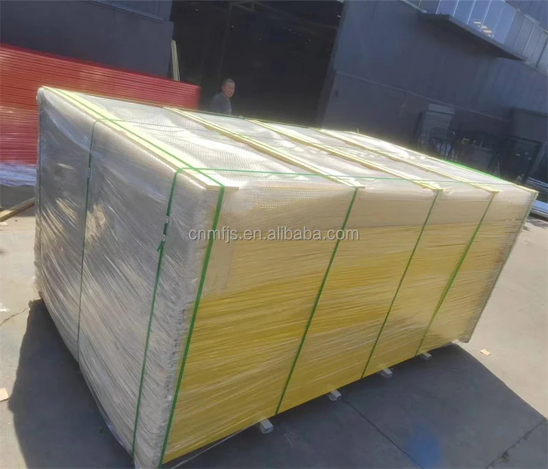 Customized Galvanized Outdoor Portable Metal Sustainable Canada Style Base Construction Site Temporary Fence Panel manufacture