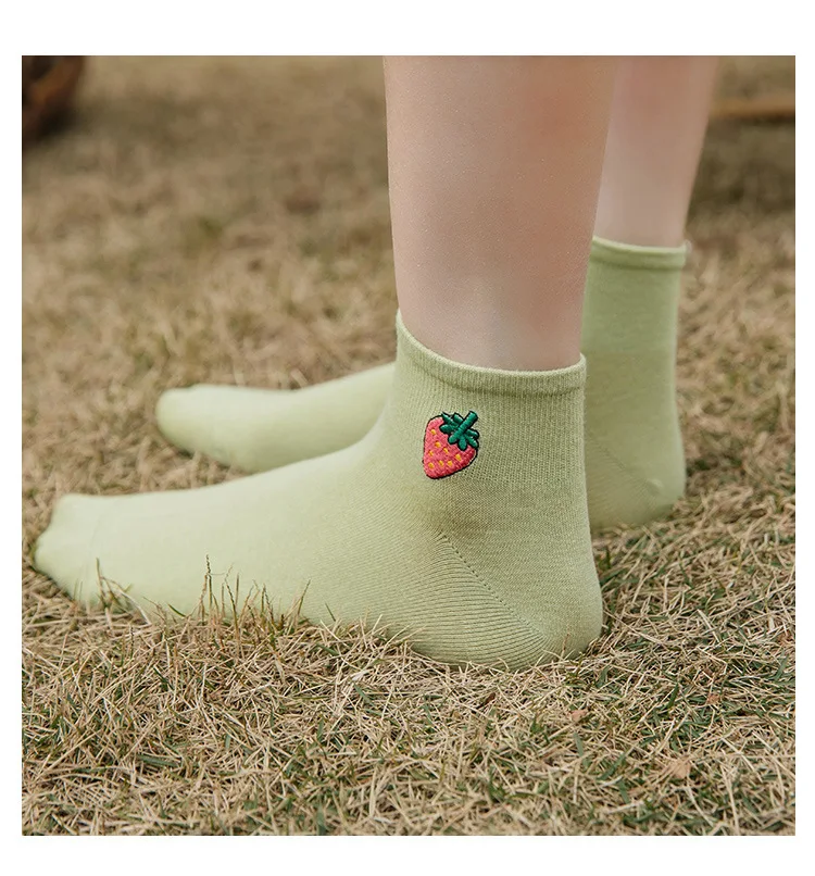 Youki Spring's new ladies embroiders fruit pattern cotton socks
