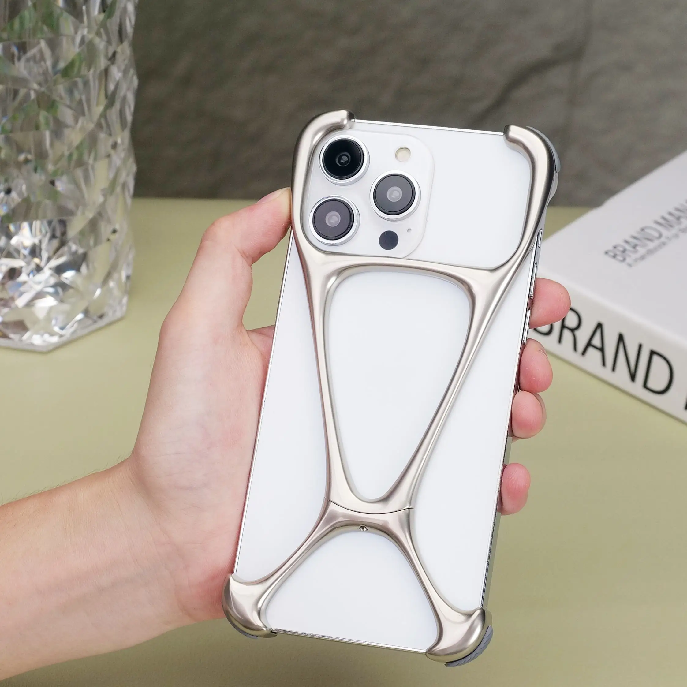 product hot sale tough shockproof aluminum alloy metal phone case cover for iphone 17 pro max 14 new arrival excellent heat dissipation-3