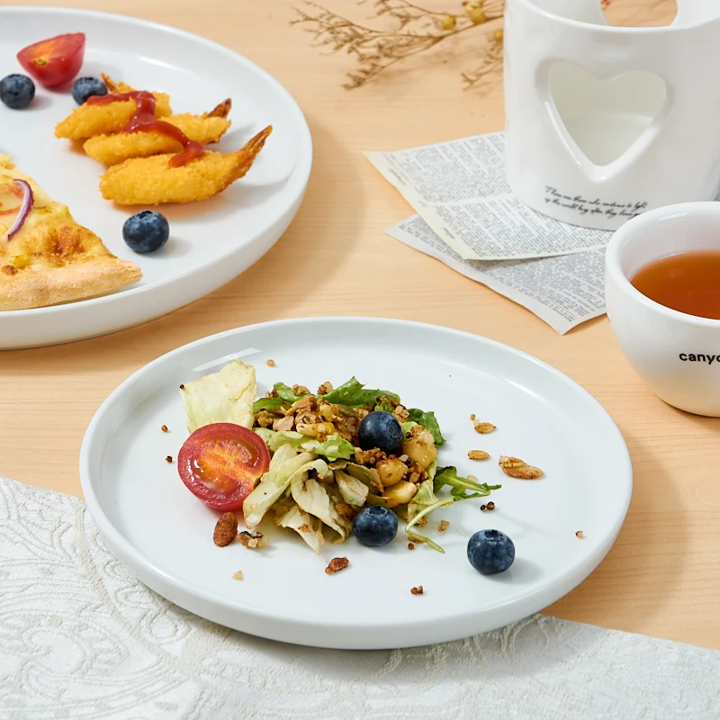 Wholesale Modern Ceramic Flat Plates Single Piece Customizable Size Dishwasher Microwave Safe Elegant Design for Restaurants