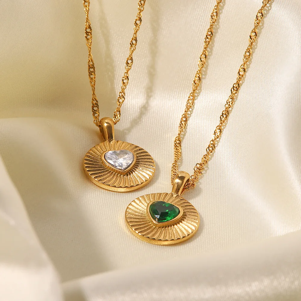 Wholesale Fashion Style Sunburst Heart Zircon Necklace Stainless Steel