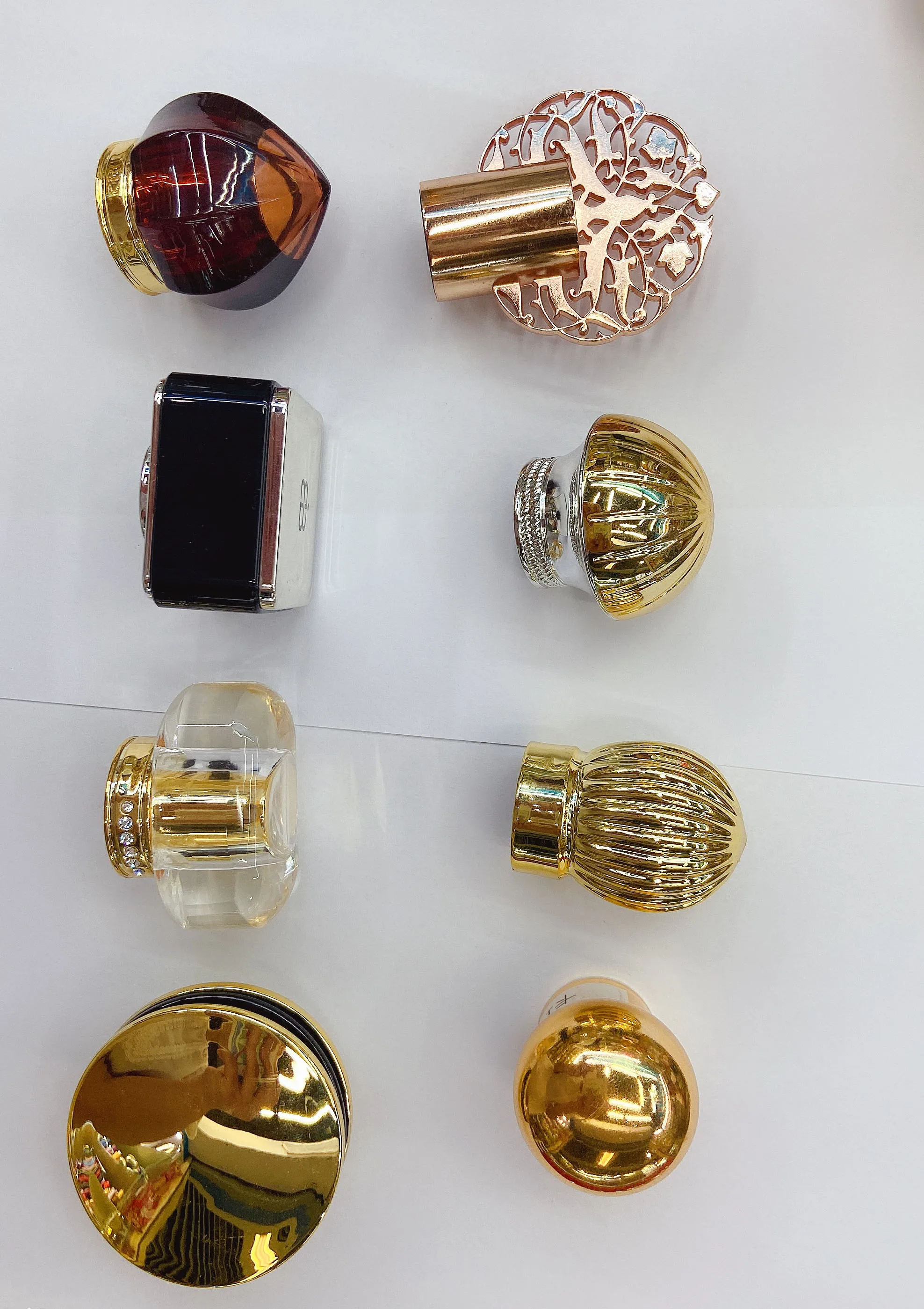 product luxury middle east dubai arabia gold zinc alloy perfume bottle cap plastic crown cap for cosmetic liquor glass perfume bottle-35