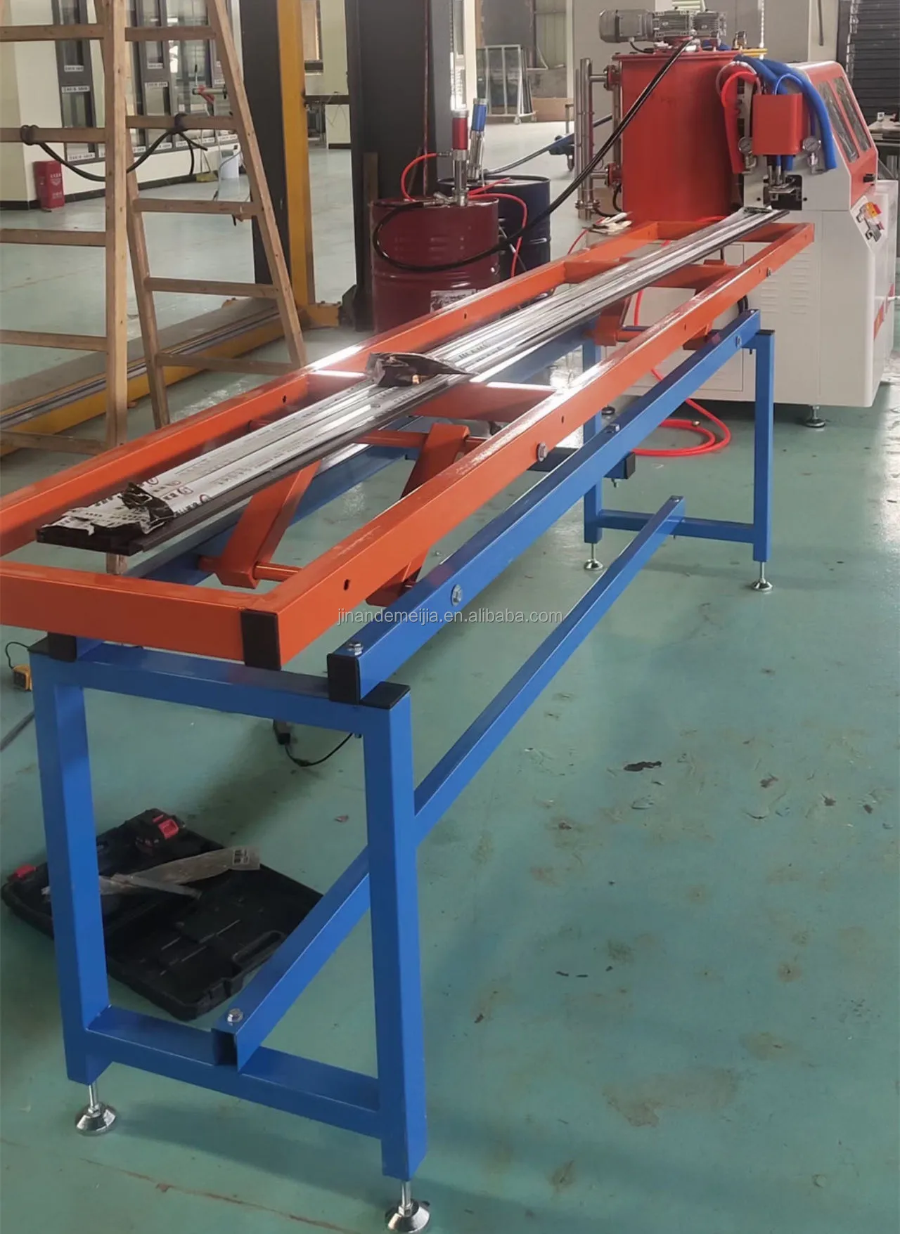 PU Foaming Reaction Paper Threading Machine