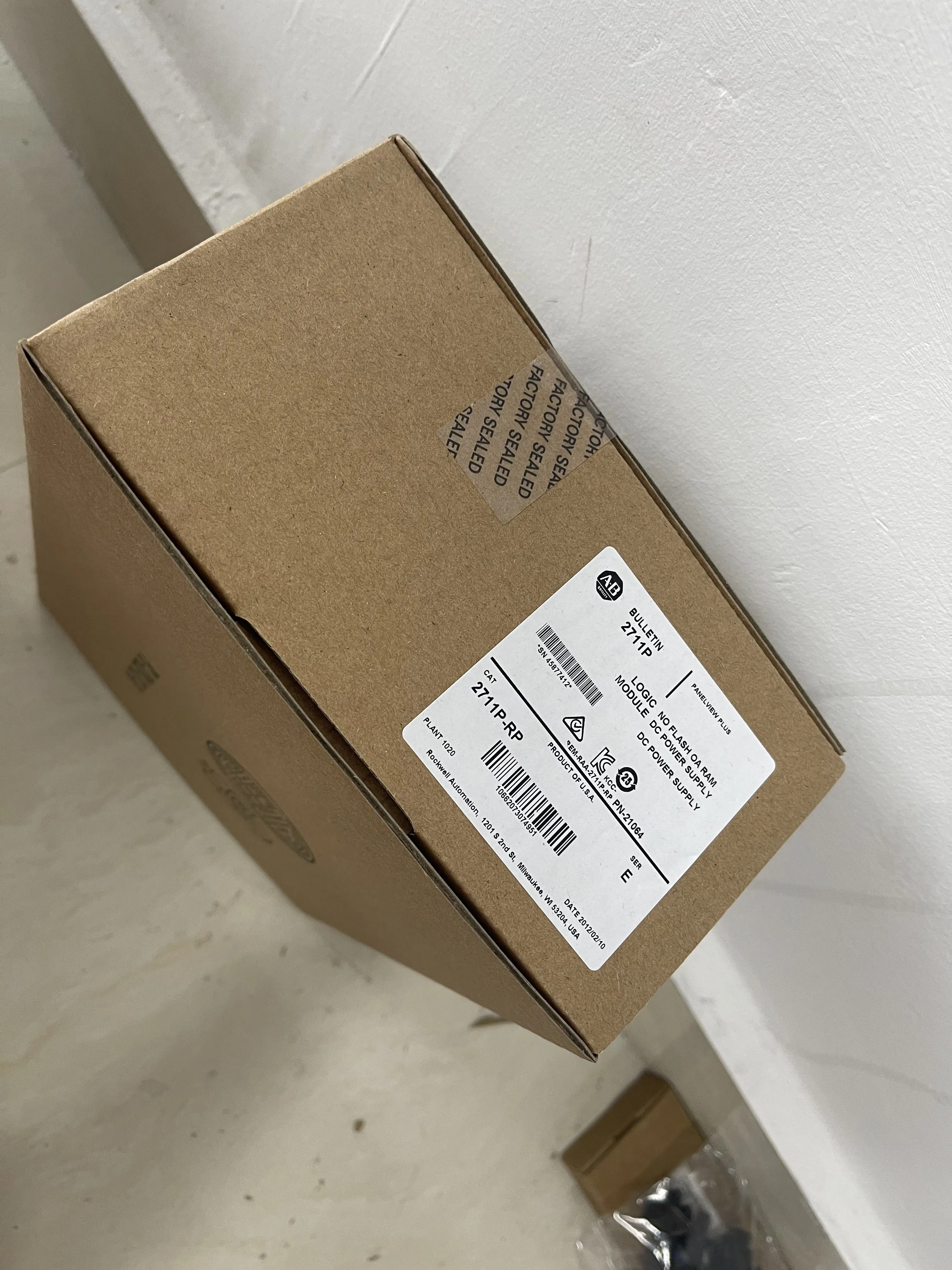 Allen-Bradley Logic Module DC Power Supply 2711P-RP Allen-Bradley Logic Module DC Power Supply 2711P-RP