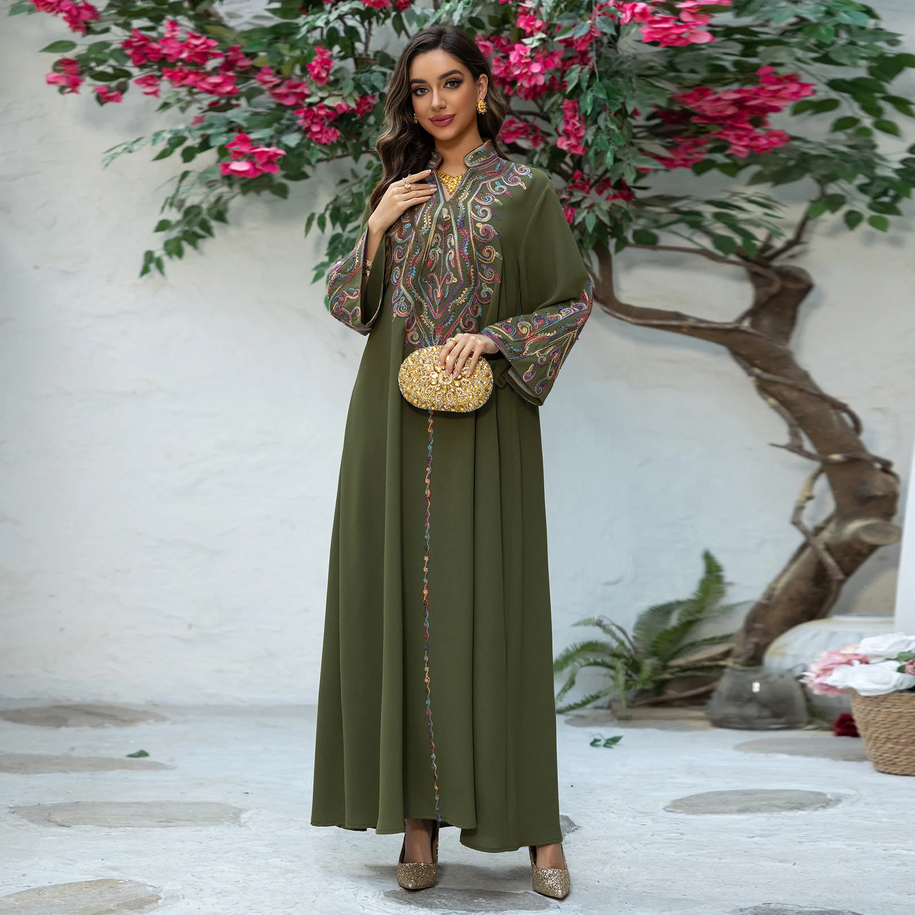 High Quality Fancy Middle East Muslim Embroidered Abaya Dress Dubai Women's  Elegant Islamic Long Sleeves Jalabiya Arab Eid Robe