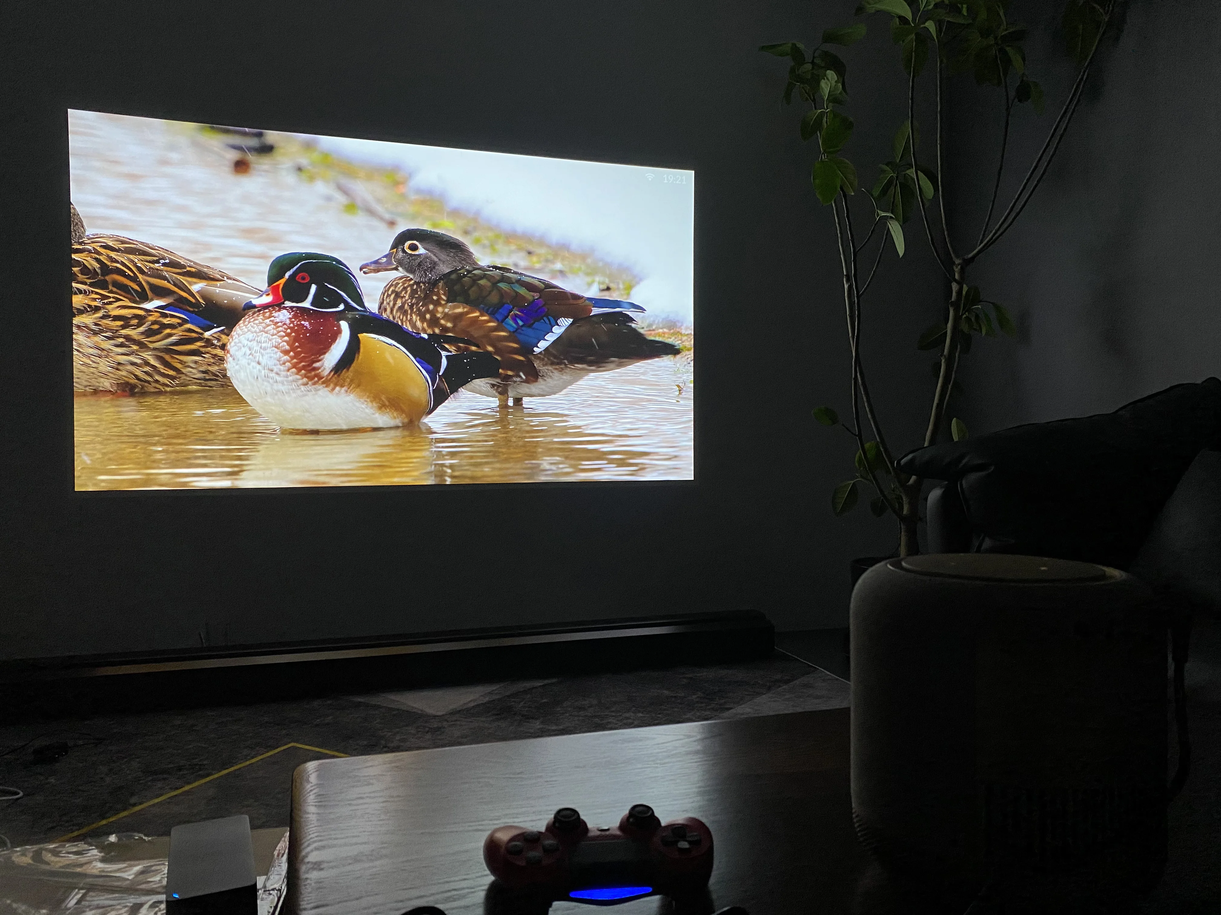 Hot Selling Wupro X Formovie Fengmi V10 True 4K Projector 2500ANSI Lumens Home Theater Long Throw DLP Projector