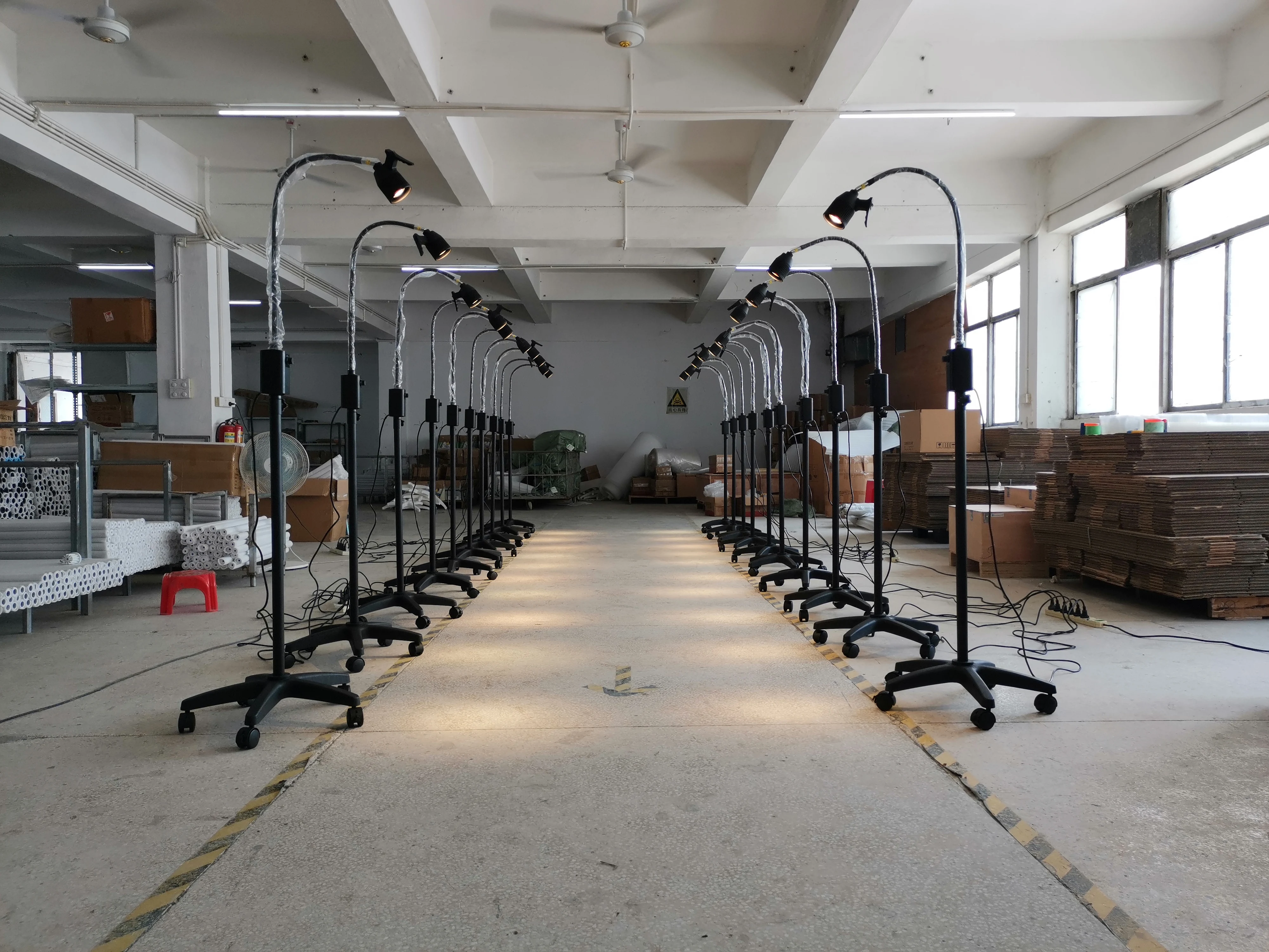 Halogen Examination Lamp KS-Q35  Wall mounted Type Black Medical instruments Surgical auxiliary light Hospital ENT Dressing room