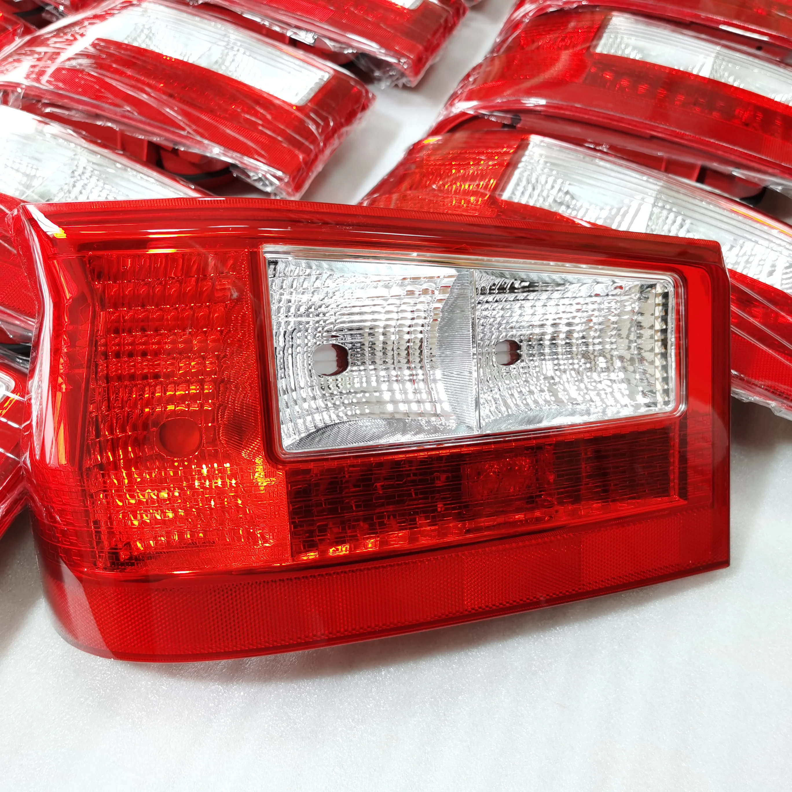 LED TOP Lamp Top Quality Bus Part OEM 81551-36420 81561