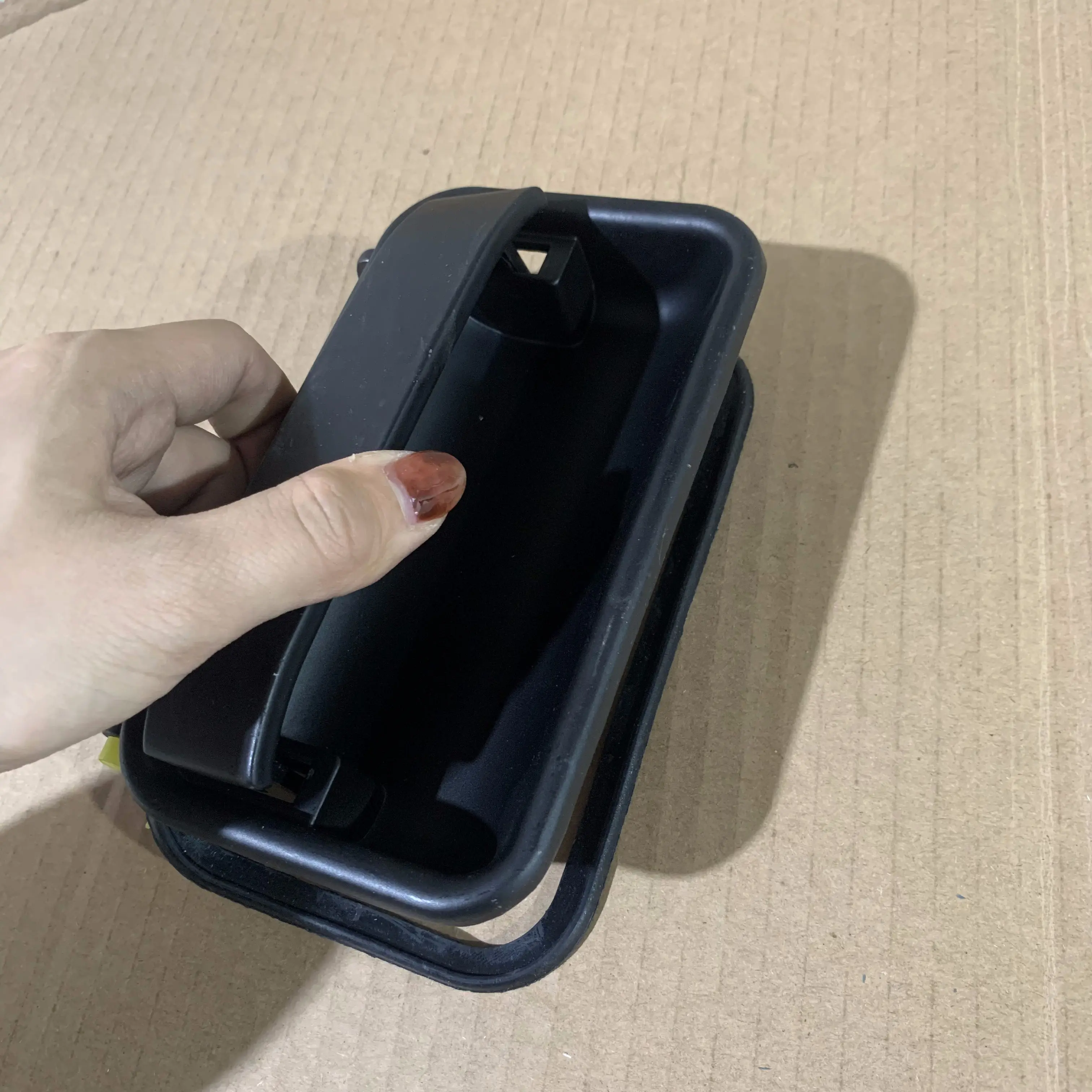 Original SINOTRUK HOWO Truck Spare Parts Outer Door Handle WG1642340101 for All SINOTRUK Heavy Truck