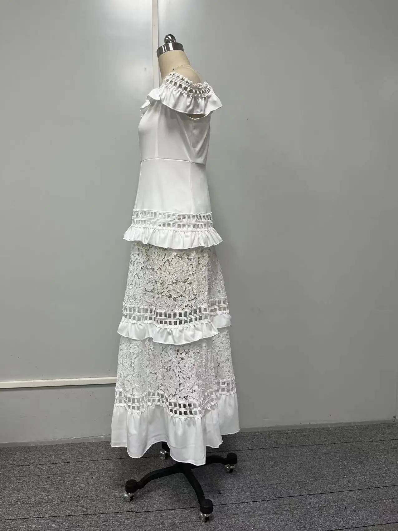 chinese dress ladies 1950S White V Neck Lace Long Sleeve Swing Dress – Jolly Vintage