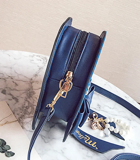 新品✨ treatürself leather round frill bag treaturself leather round frill bag