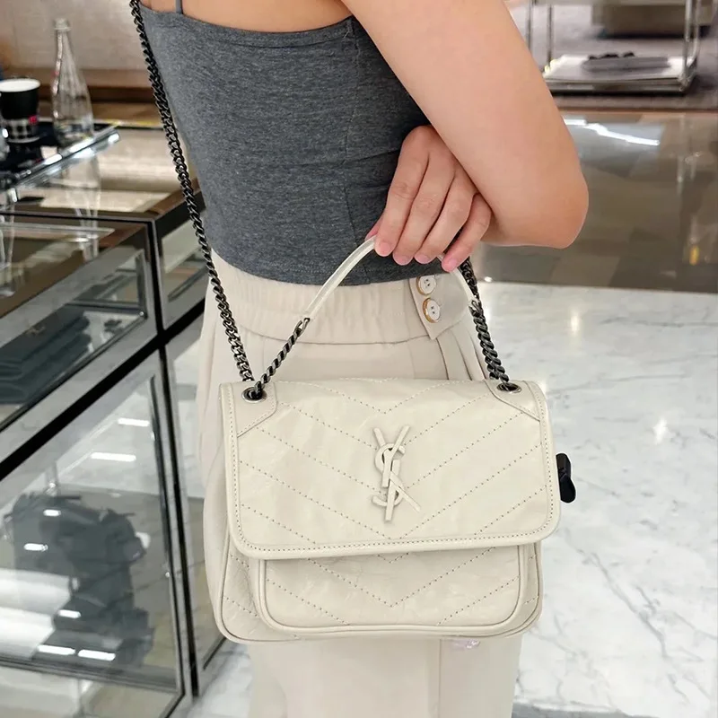 Niche Design Summer 2025 New High-End Oil-Waxed PU Street Fashion Womens Bag Large-Capacity Single Strap Zip Chain Shoulder Bag