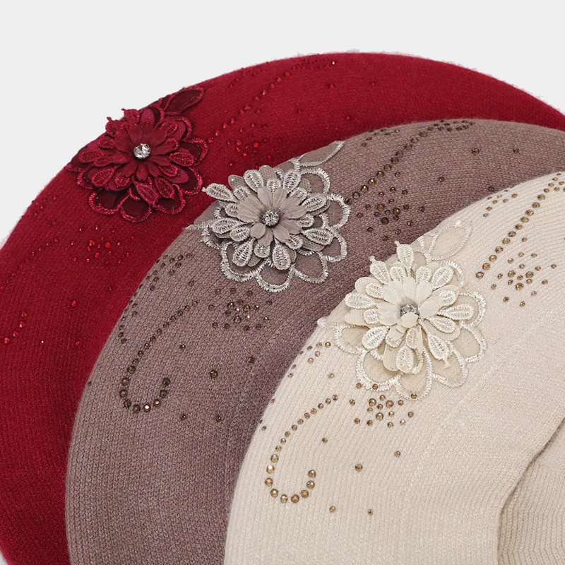 French Vintage Small Fresh Beret Hat Hot Drill Flower Knit  display picture 3