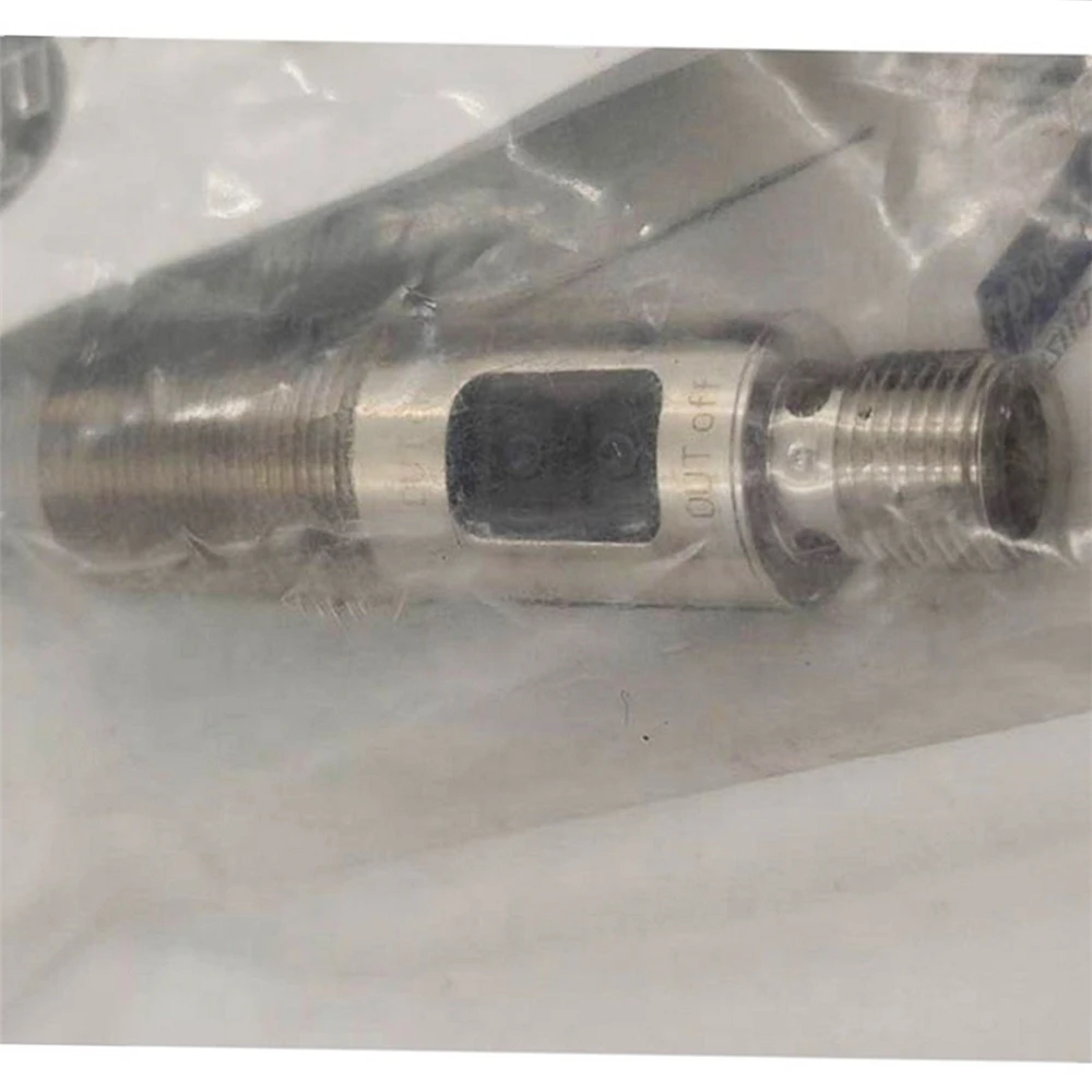 OGP700 (OGPLFPKG/US100), 10-36V Dc, Op Max 200mA,PNP, Phạm Vi Cảm Biến LASER Phản Xạ Retro Từ 2 Đến 15M
