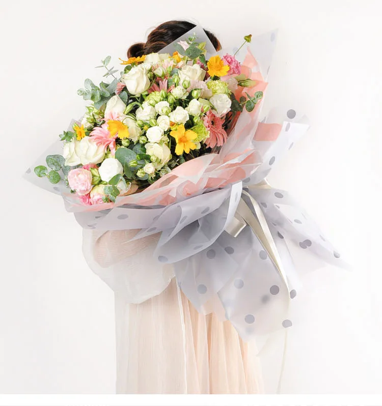 圆点图案防水鲜花包装纸包装薄膜 Buy 鲜花包装纸 花纸包 防水鲜花包装纸product On Alibaba Com