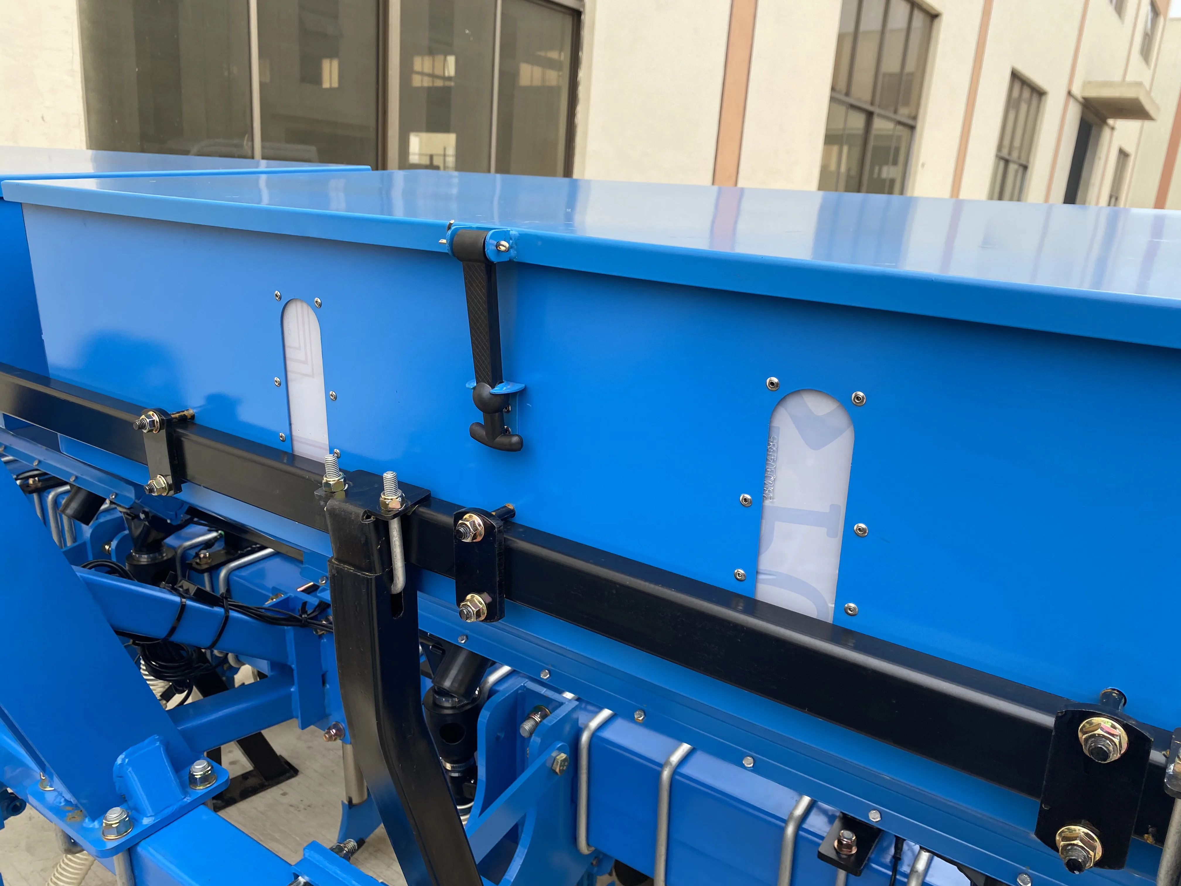 Agriculture Equipment and Tools Corn and Soya Beans Precise No Till Air Seeder Machine