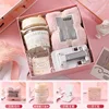 Verre nacré + serviette poudrée + savon de riz + support pour téléphone portable
