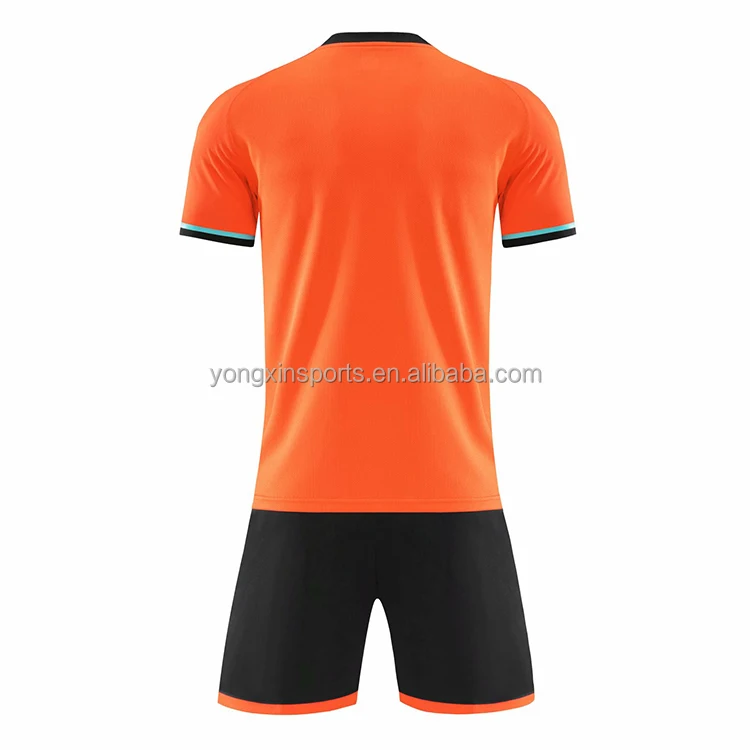 Cheap Quality Soccer Jersey Full Kit Team T-Shirt for Men Custom