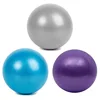 Tres combinaciones: [gris plateado, azul, morado]
